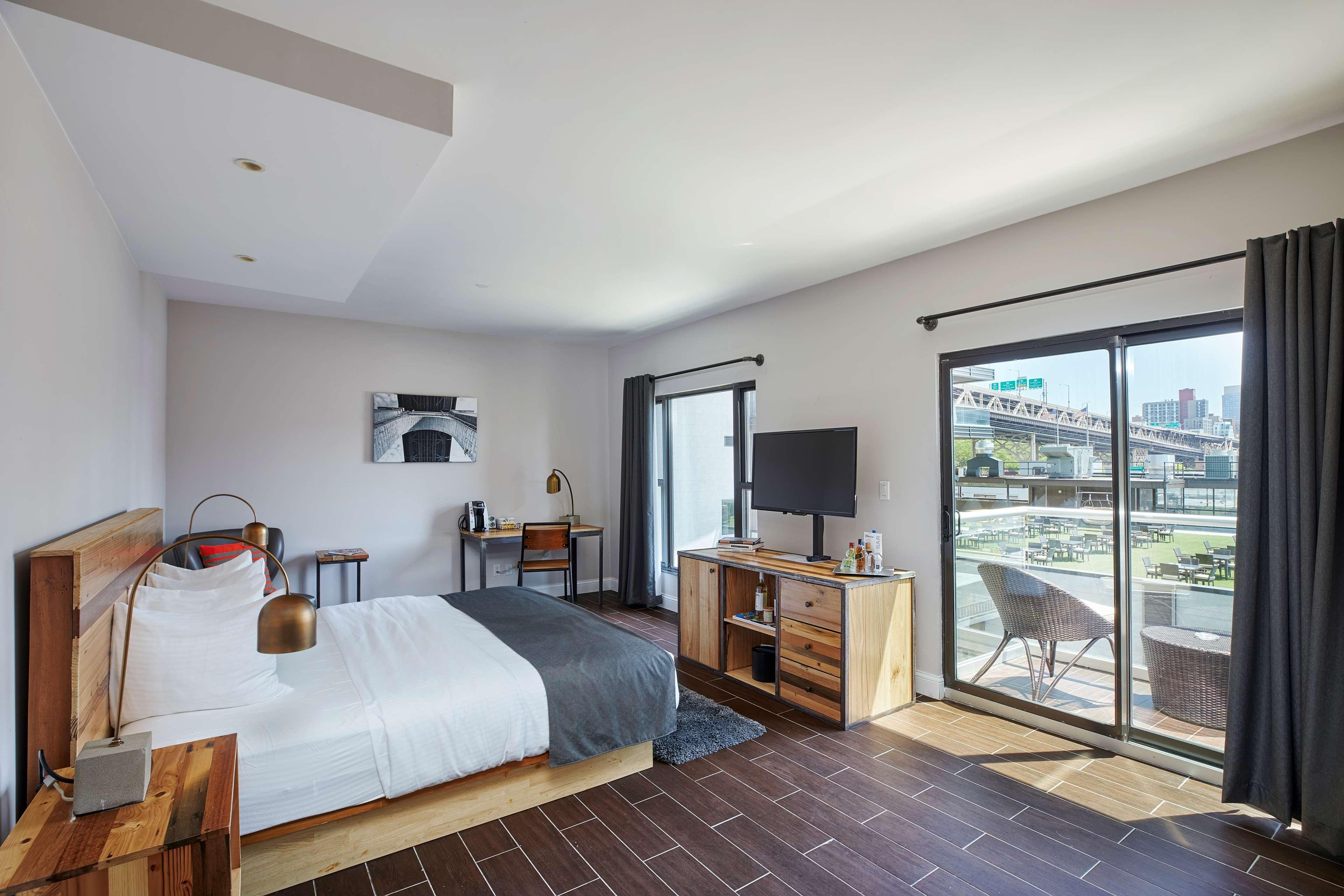 Double Queen Size Bed