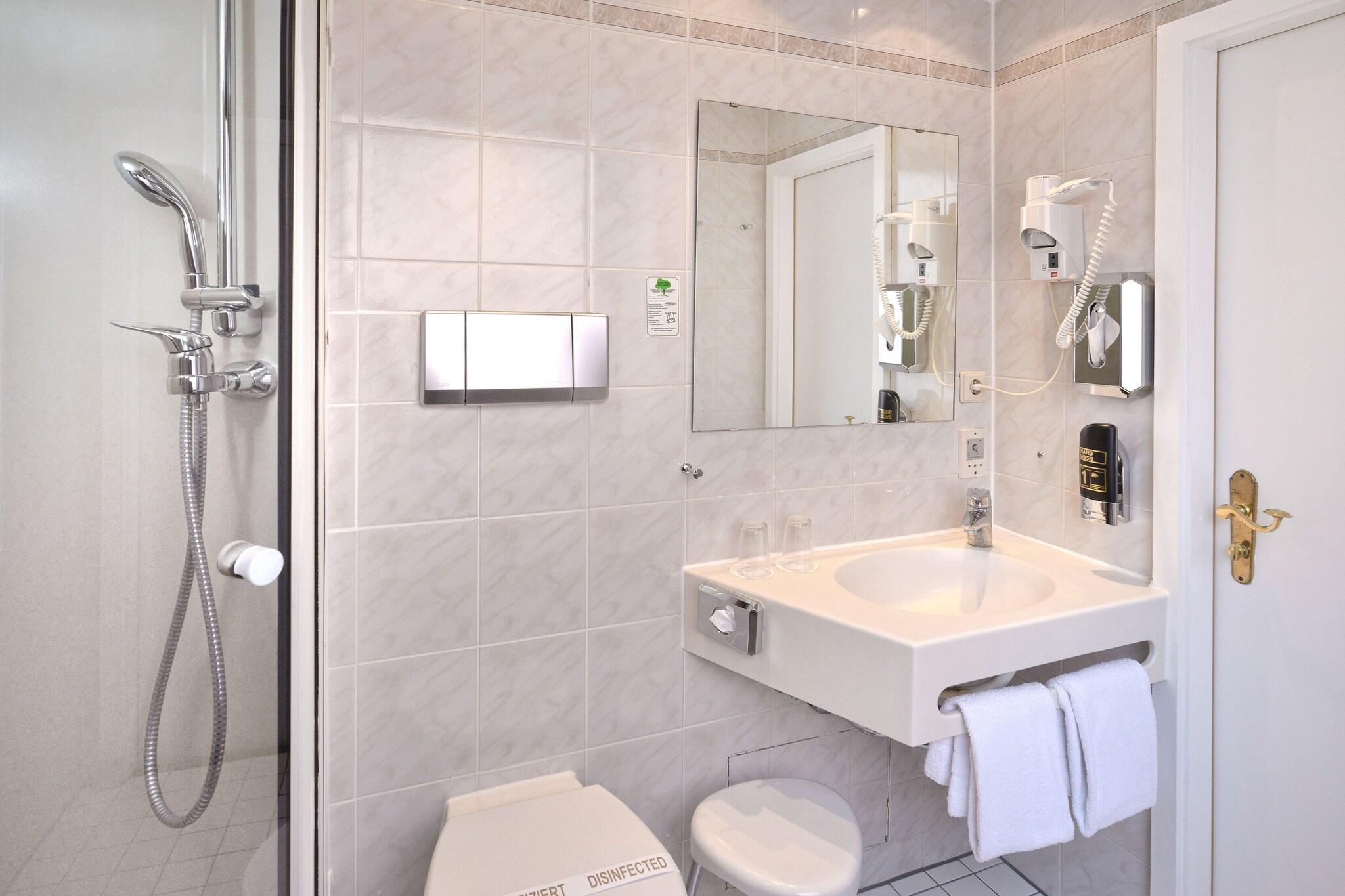 Double or Twin No Air Conditioning