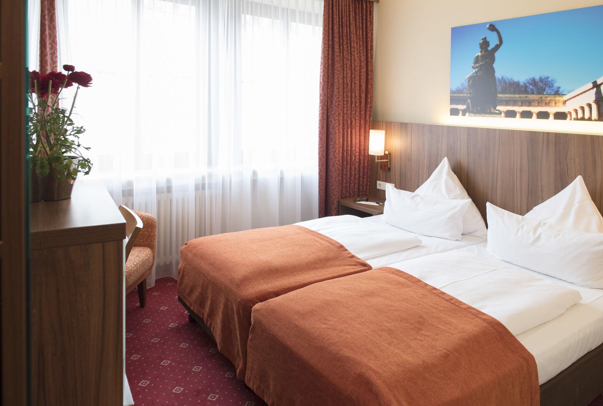 Double or Twin with Double Bed