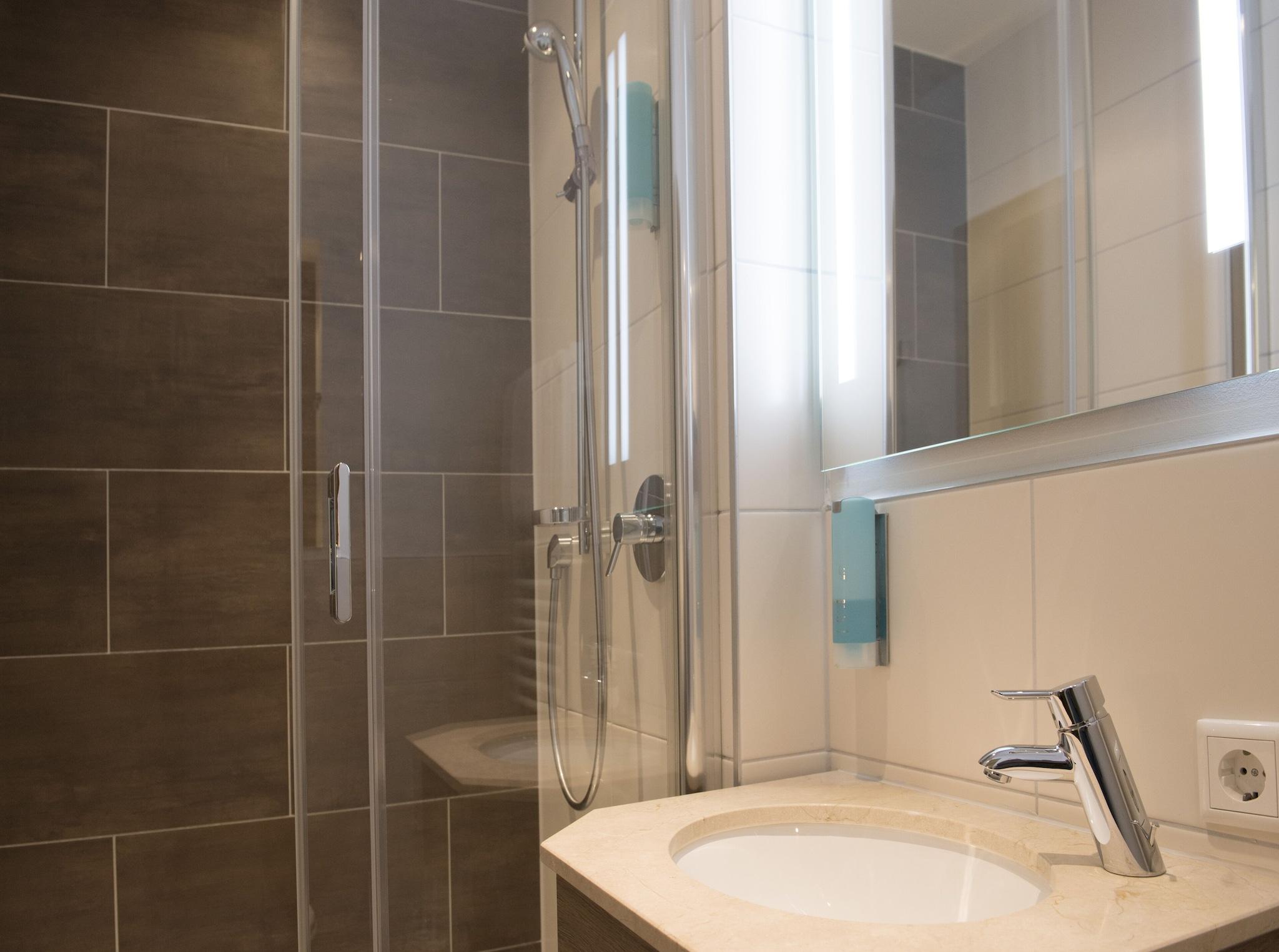 Double Queen Size Bed