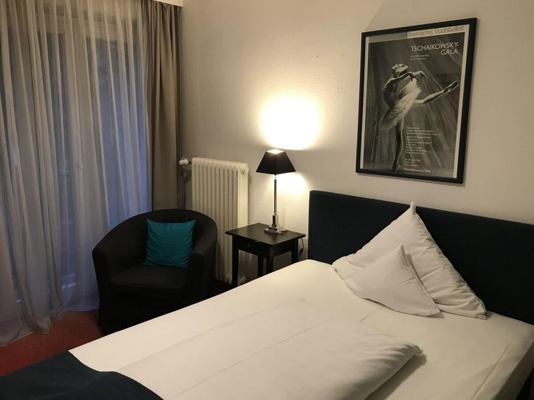 Single Superior with Views