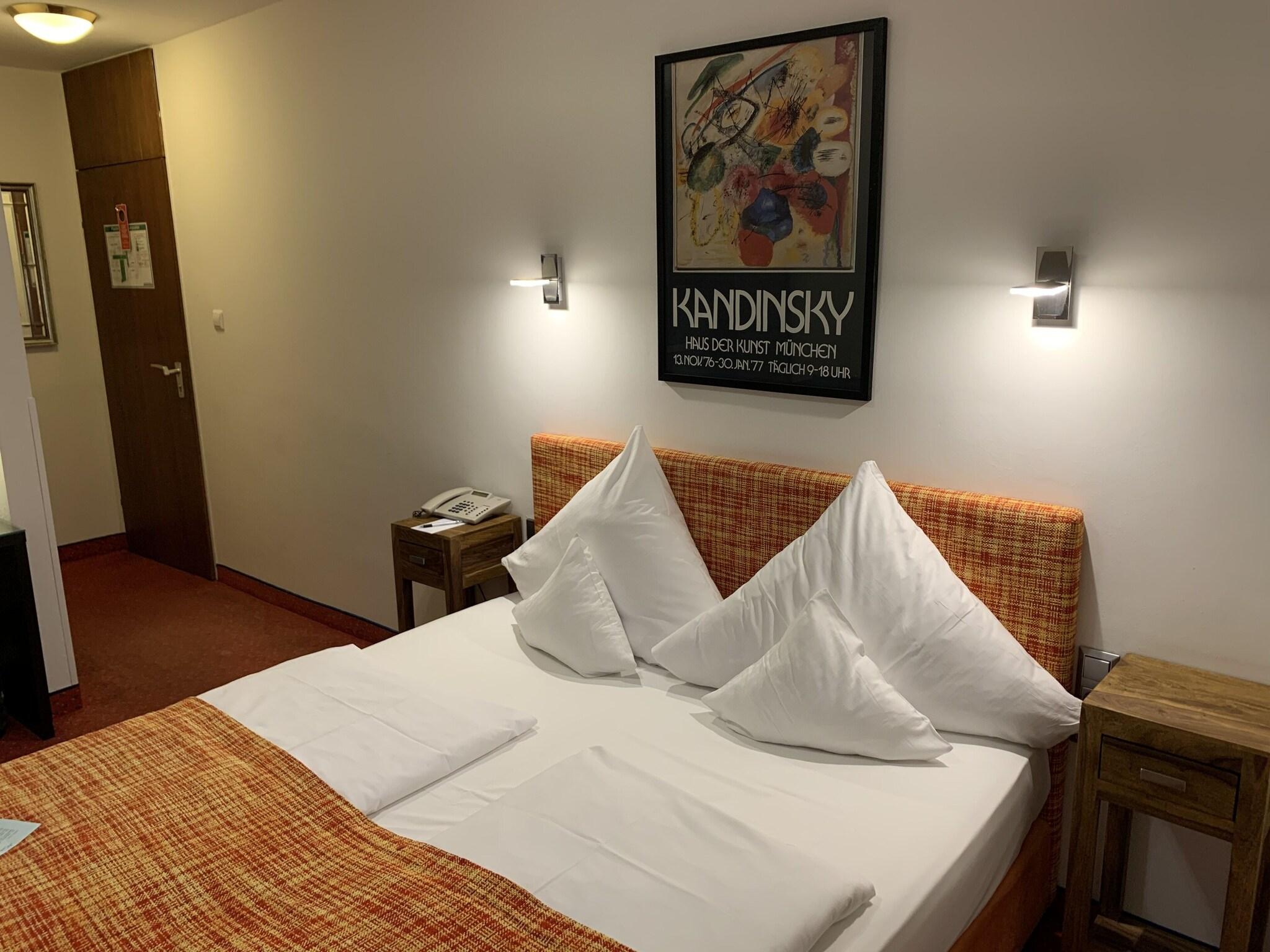 Single Superior with Views