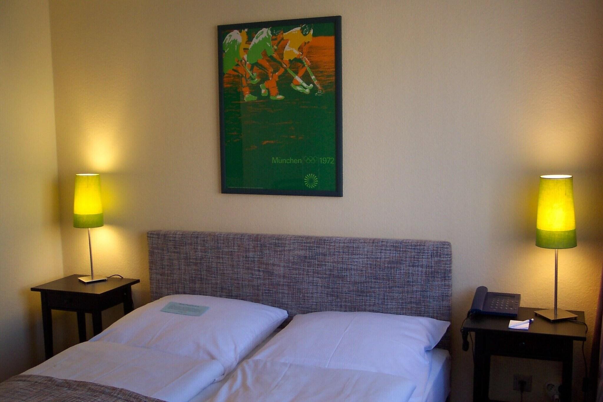 Double City View Queen Bed