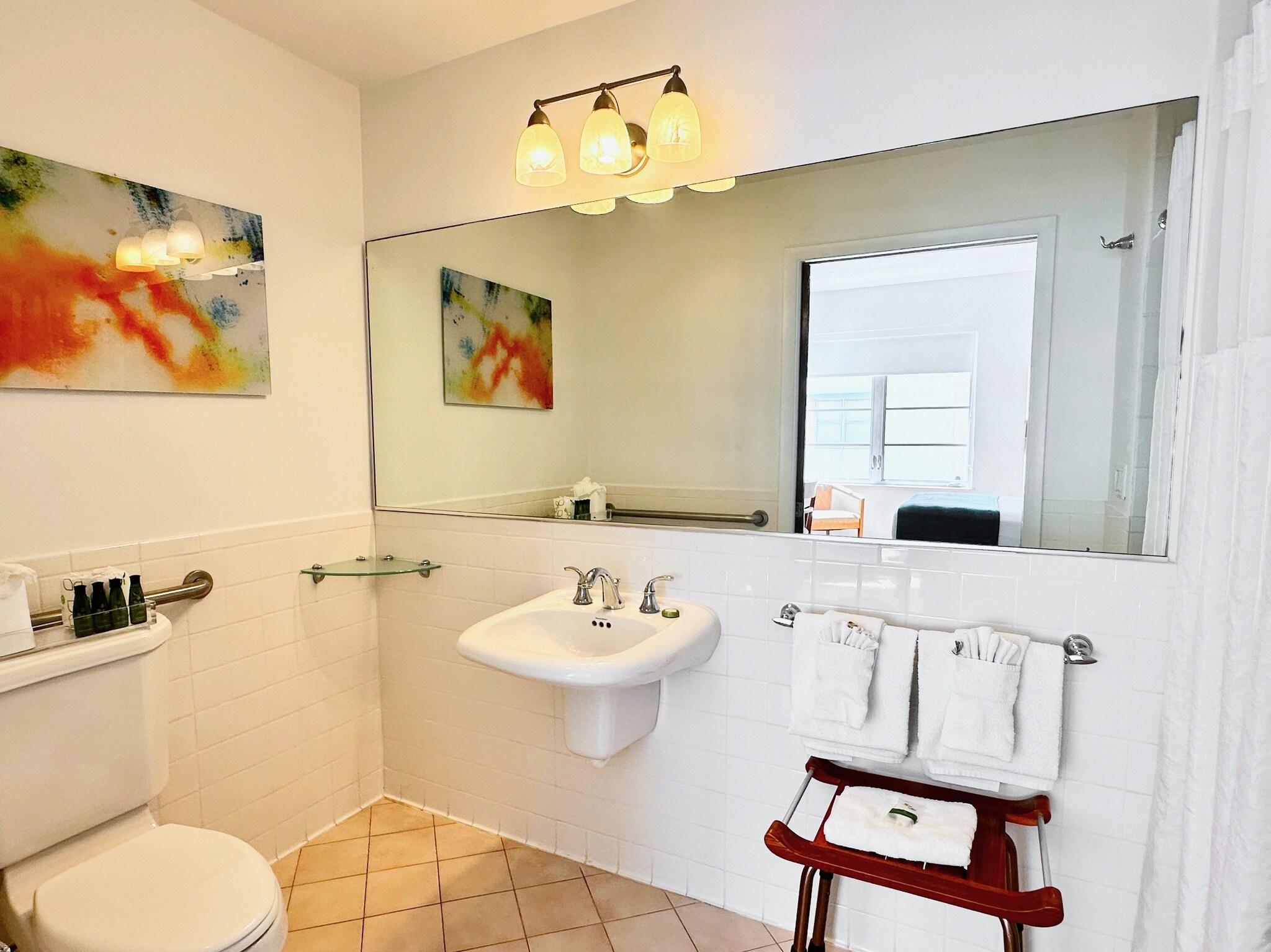 Double Partial Ocean View Queen Bed