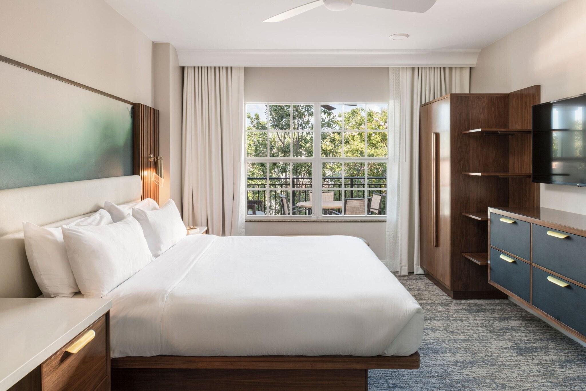 Villa Accessible King Size Bed