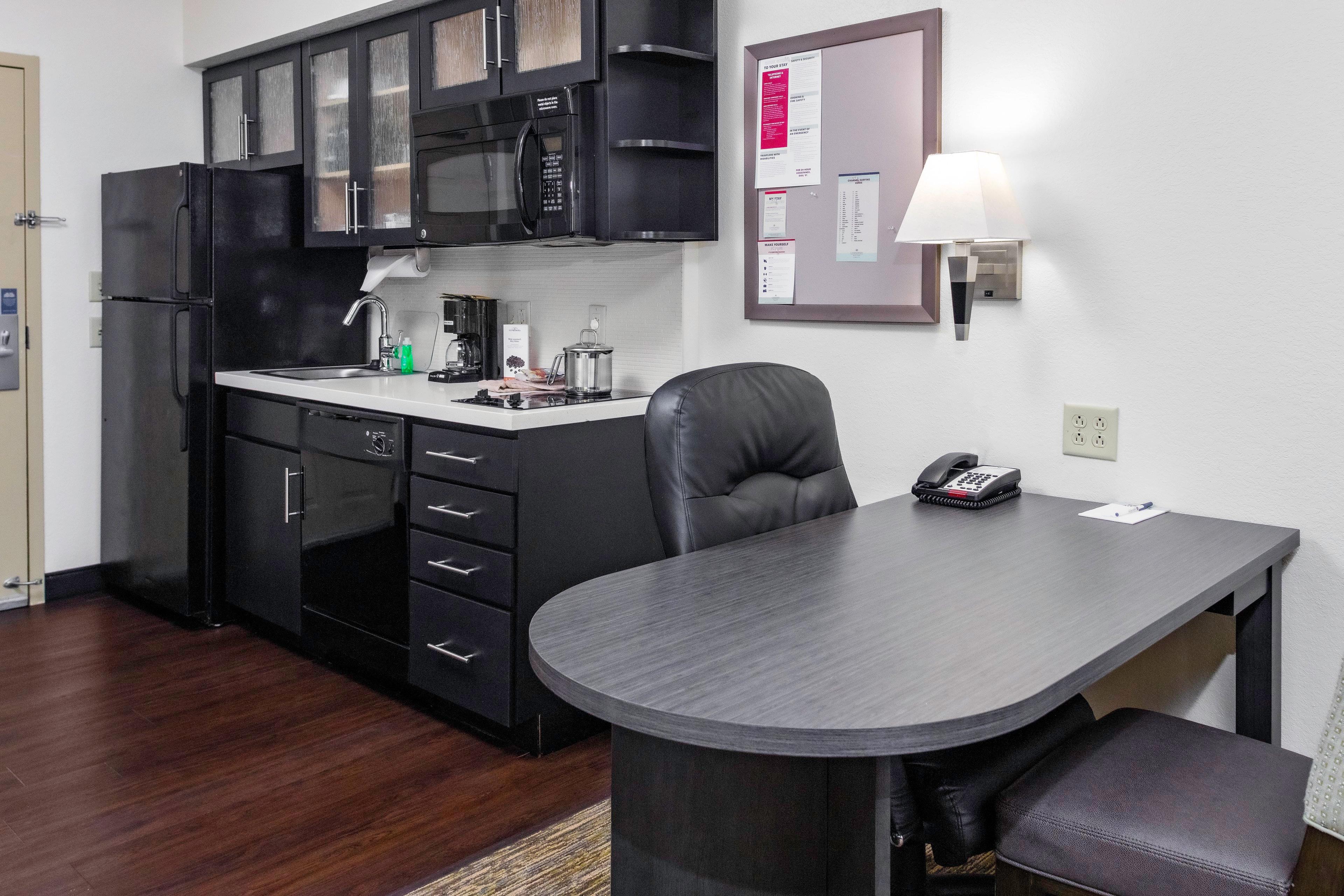 Studio Accessible-queen Size Bed