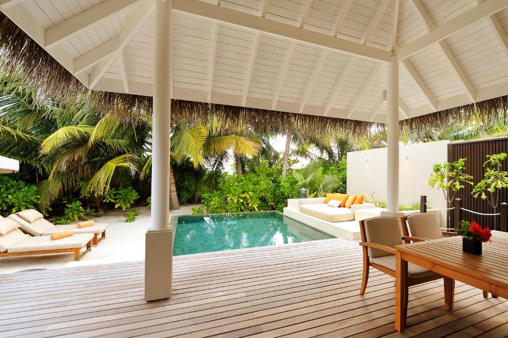 Suite Beach Front with Private Pool