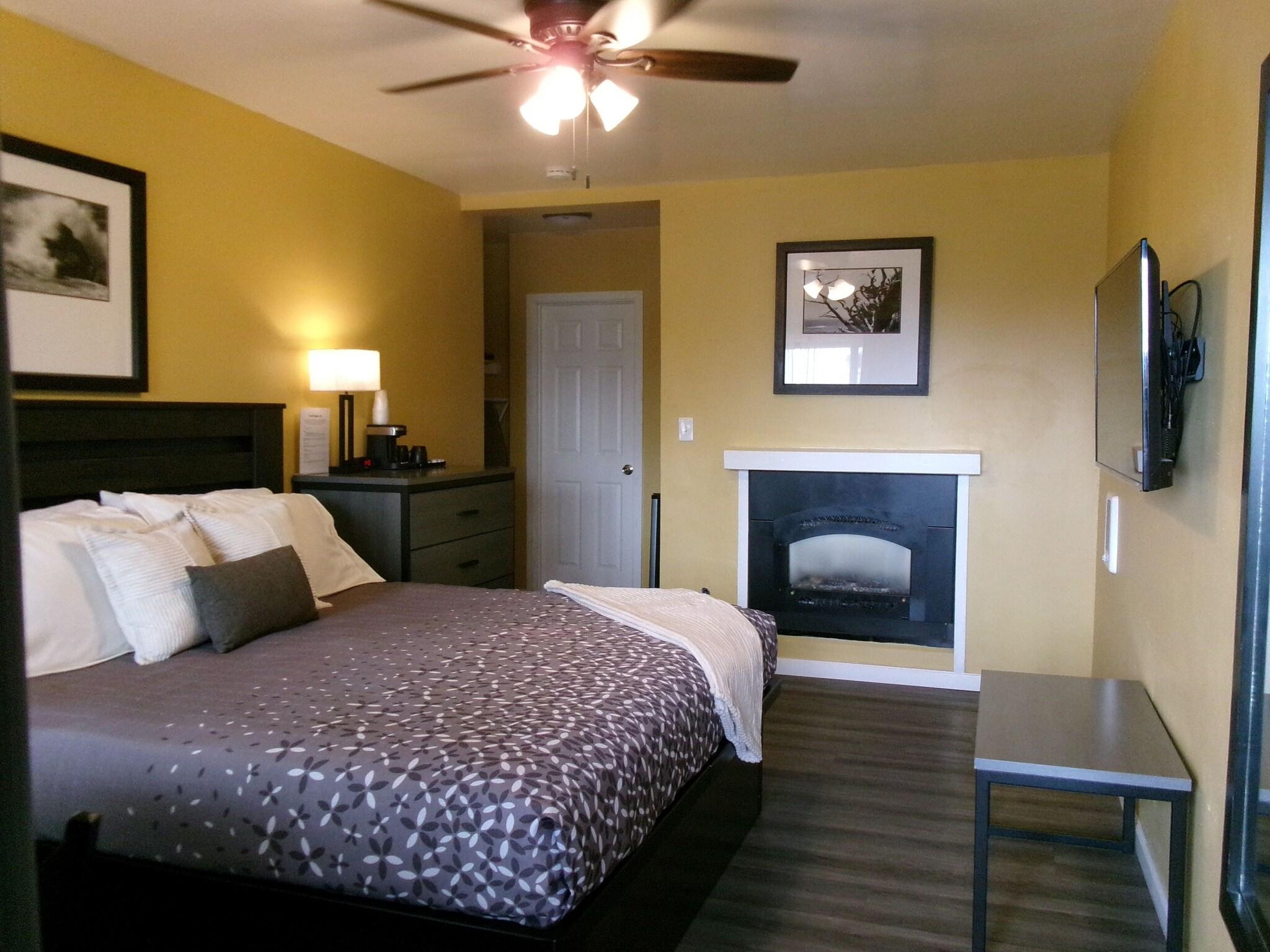 Double Partial Ocean View King Bed