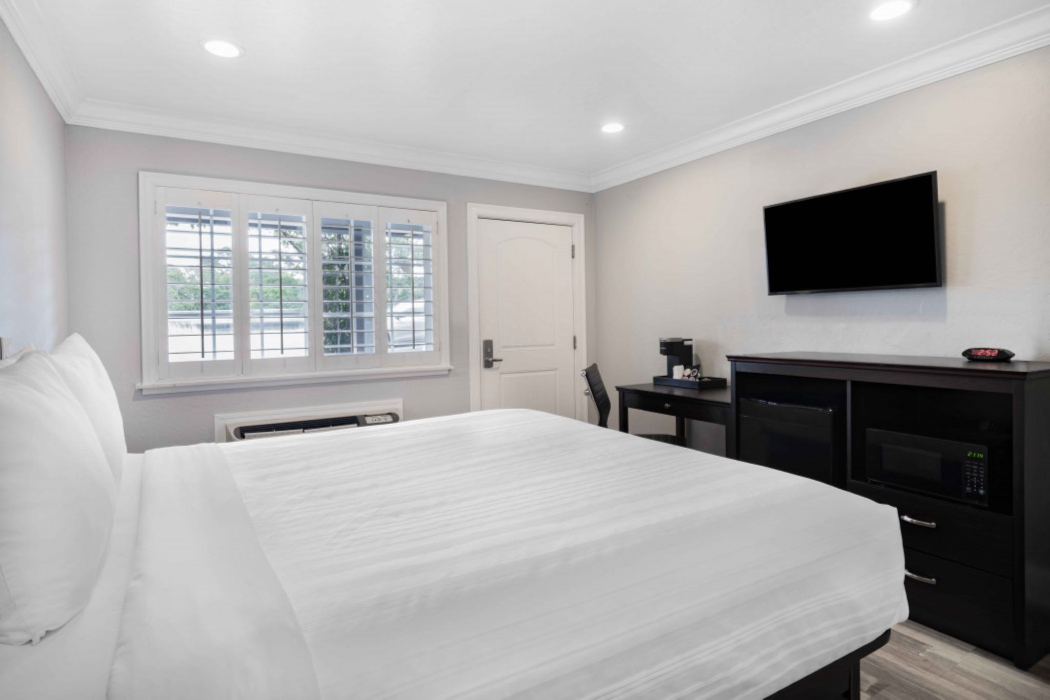 Double King Bed Non Smoking