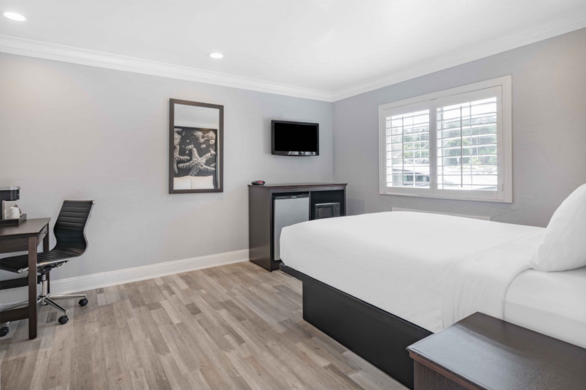 Double Queen Size Bed