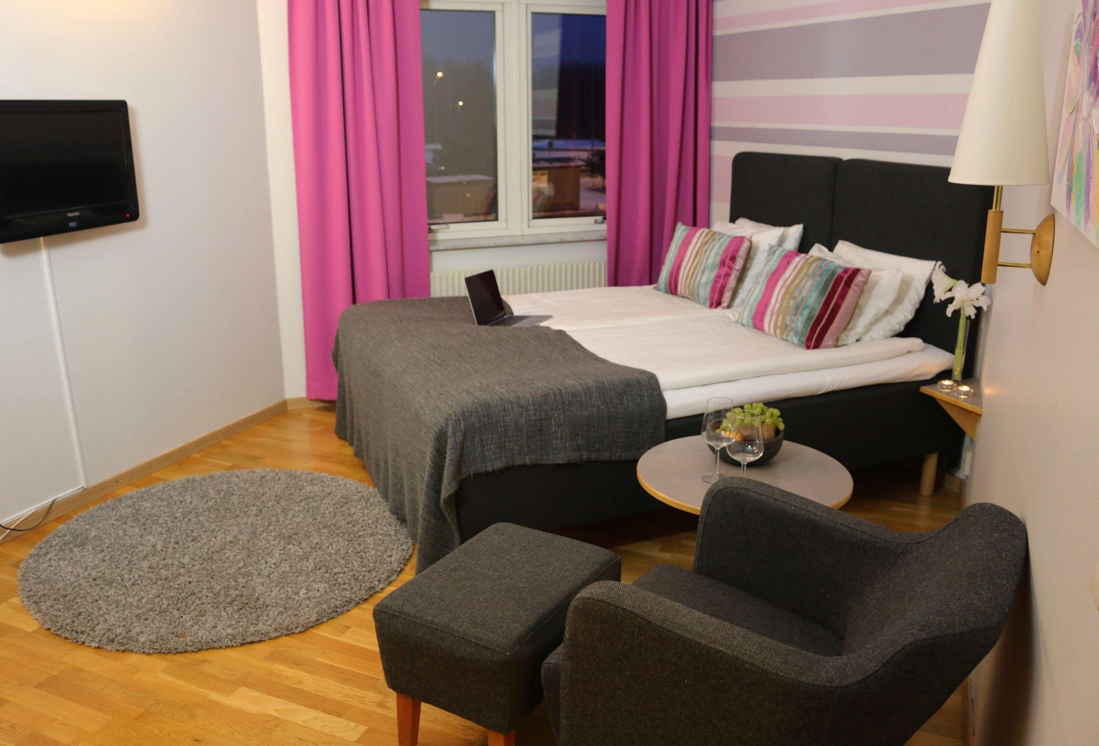 Triple Queen Bed Non Smoking