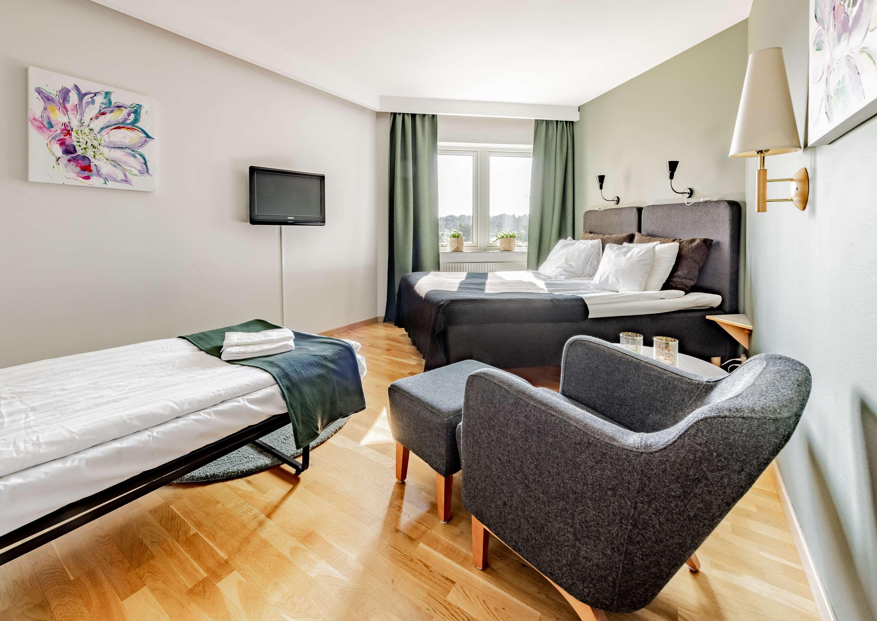 Triple Queen Bed Non Smoking