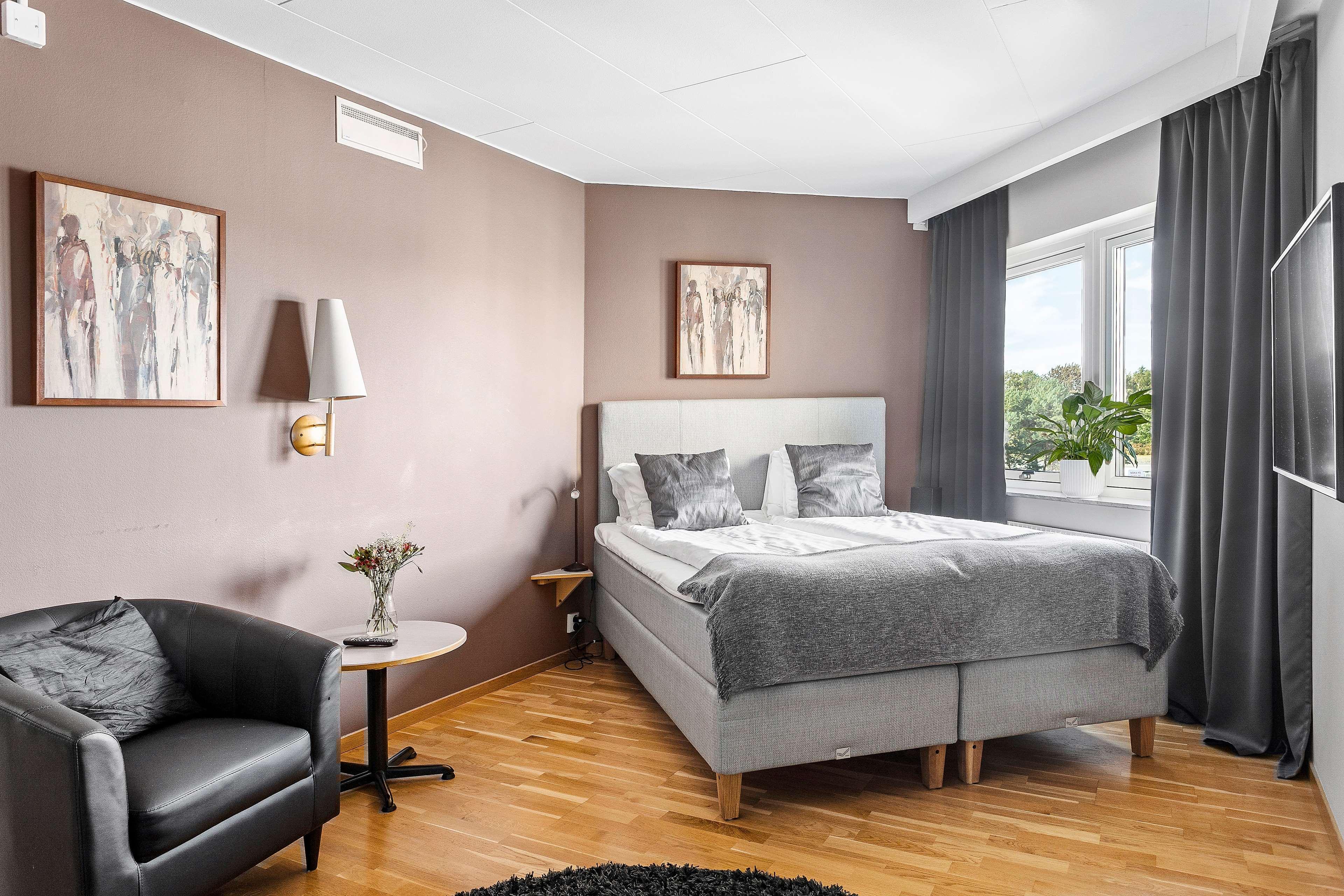 Triple Queen Bed Non Smoking