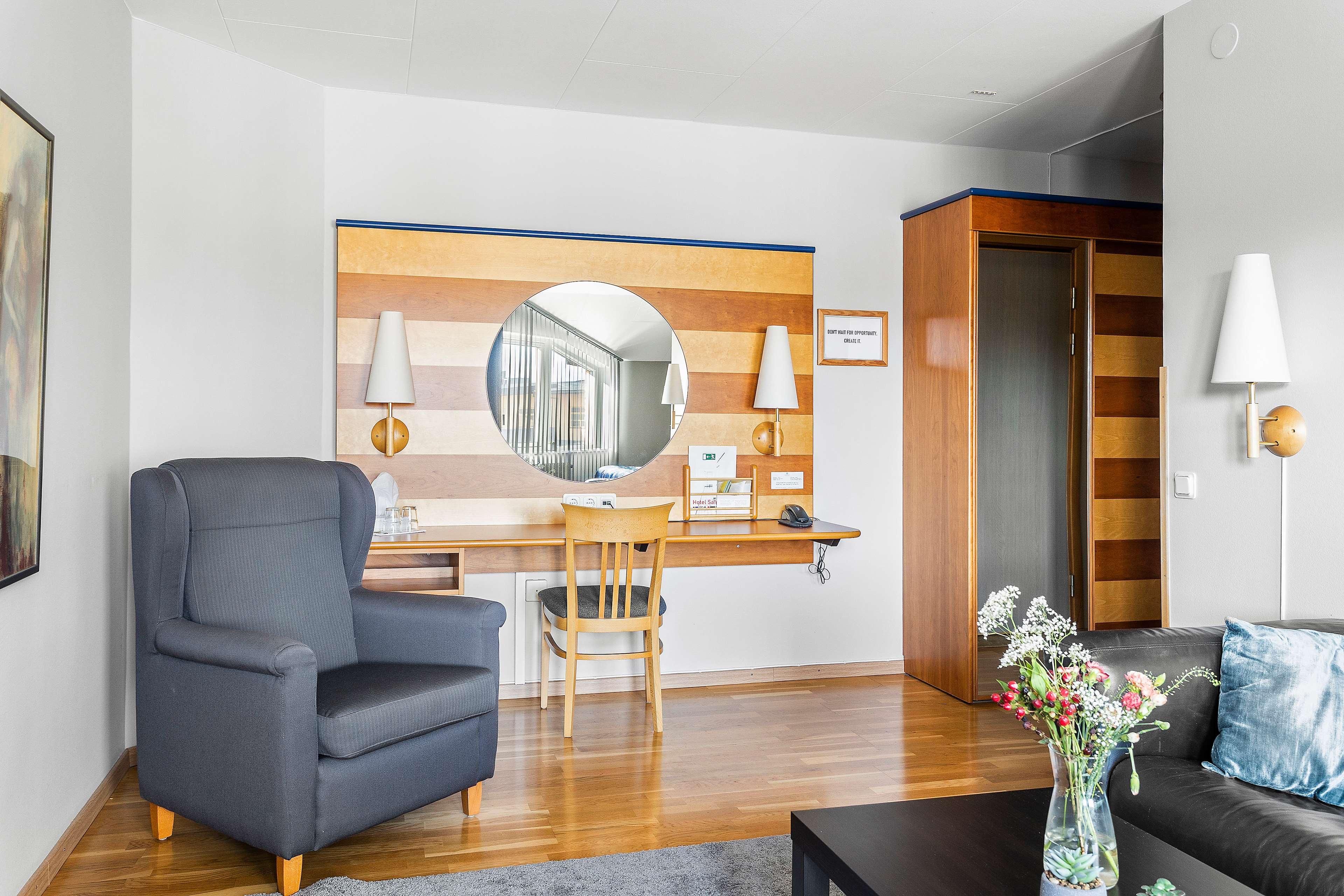 Room King Bed Non Smoking