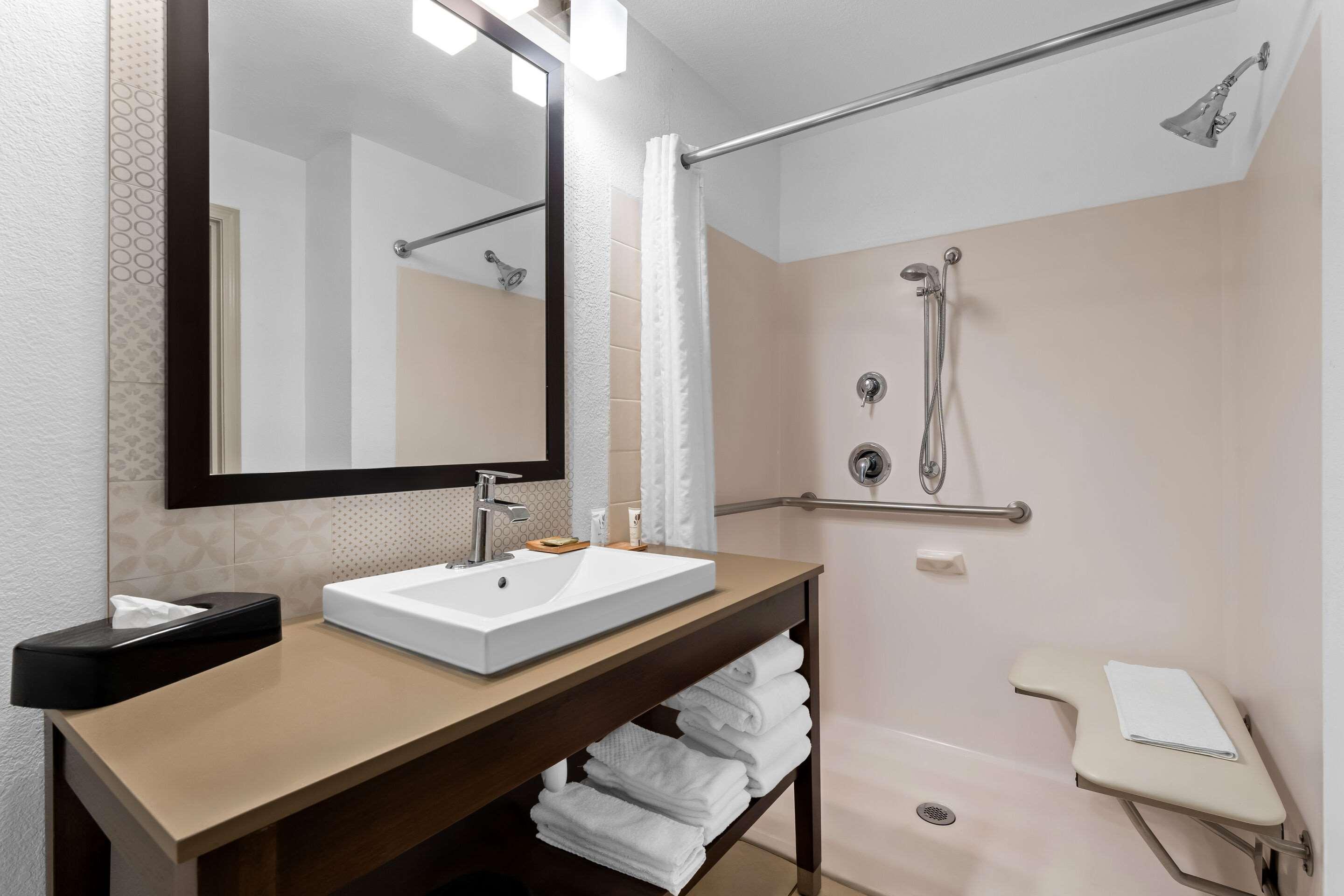 Room Accessible-two Queen Beds