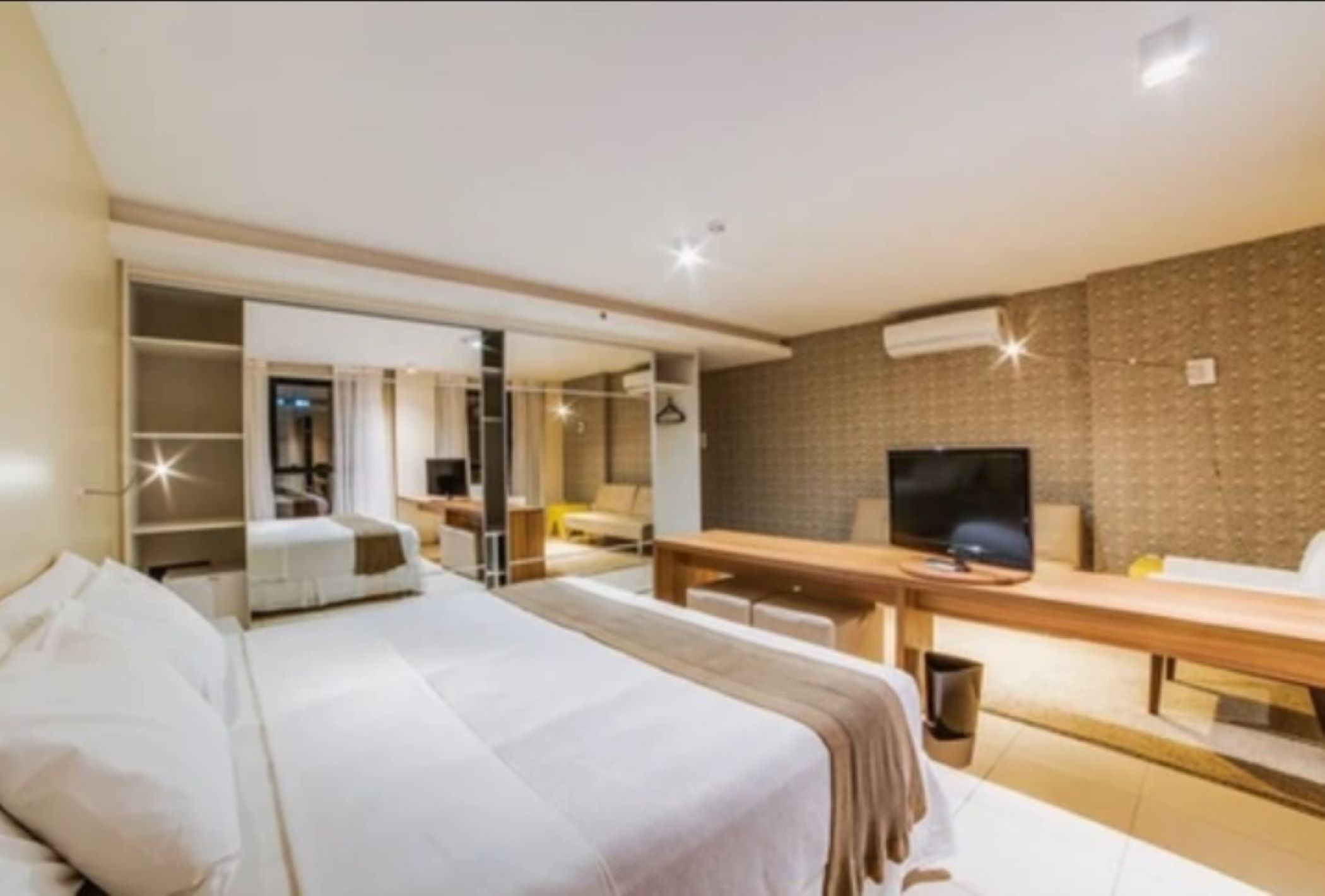 Twin Partial Sea View