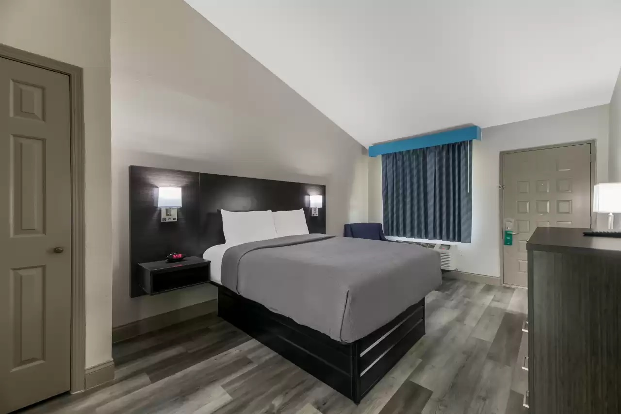 Suite Queen Size Bed