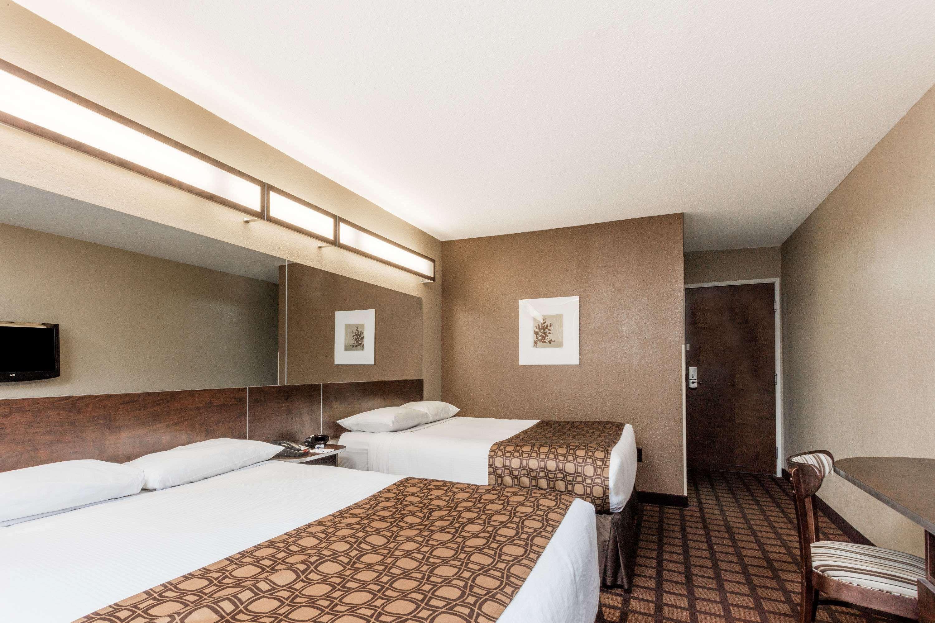 Quadruple Two Queen Beds