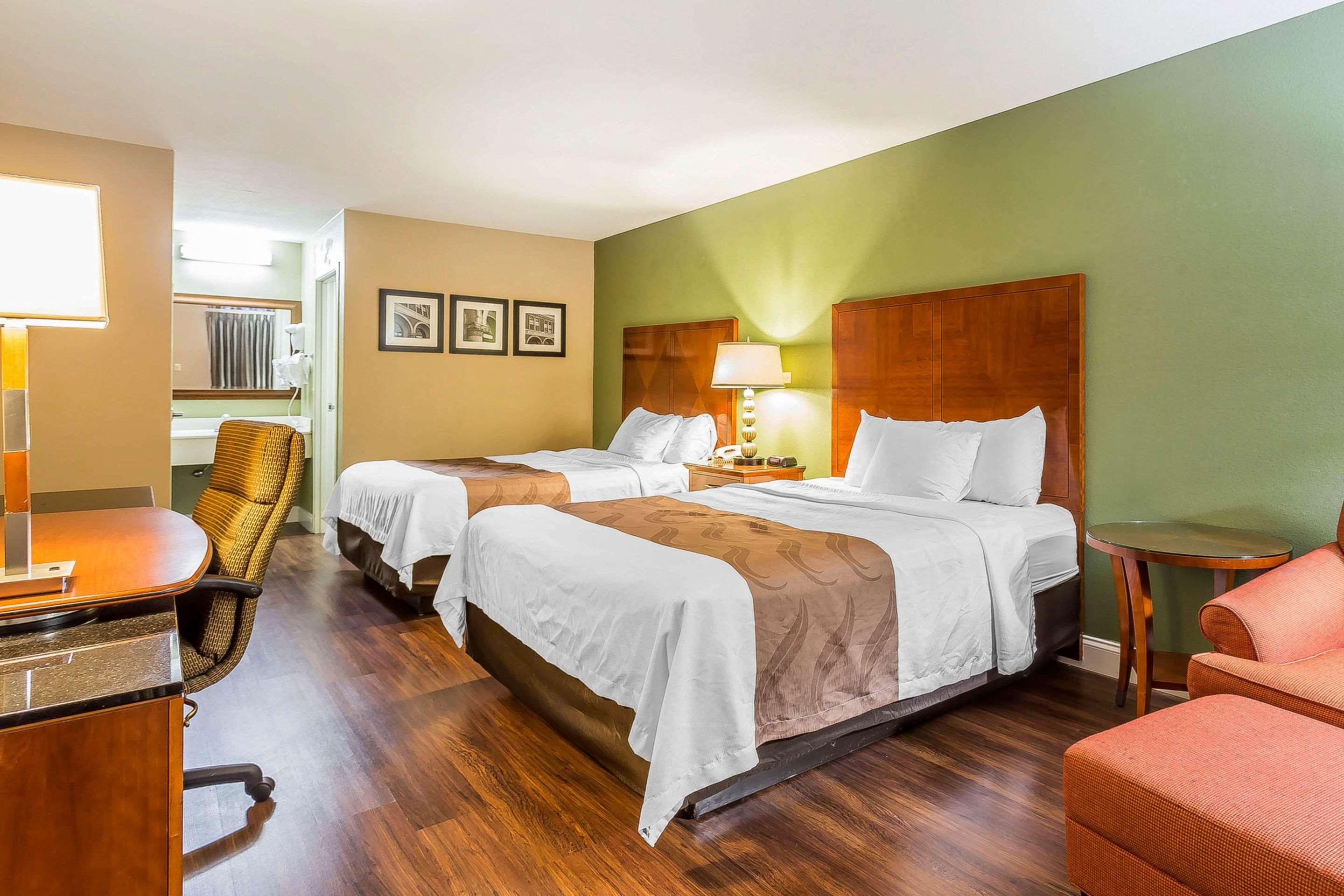 Quadruple Two Queen Beds Non Smoking