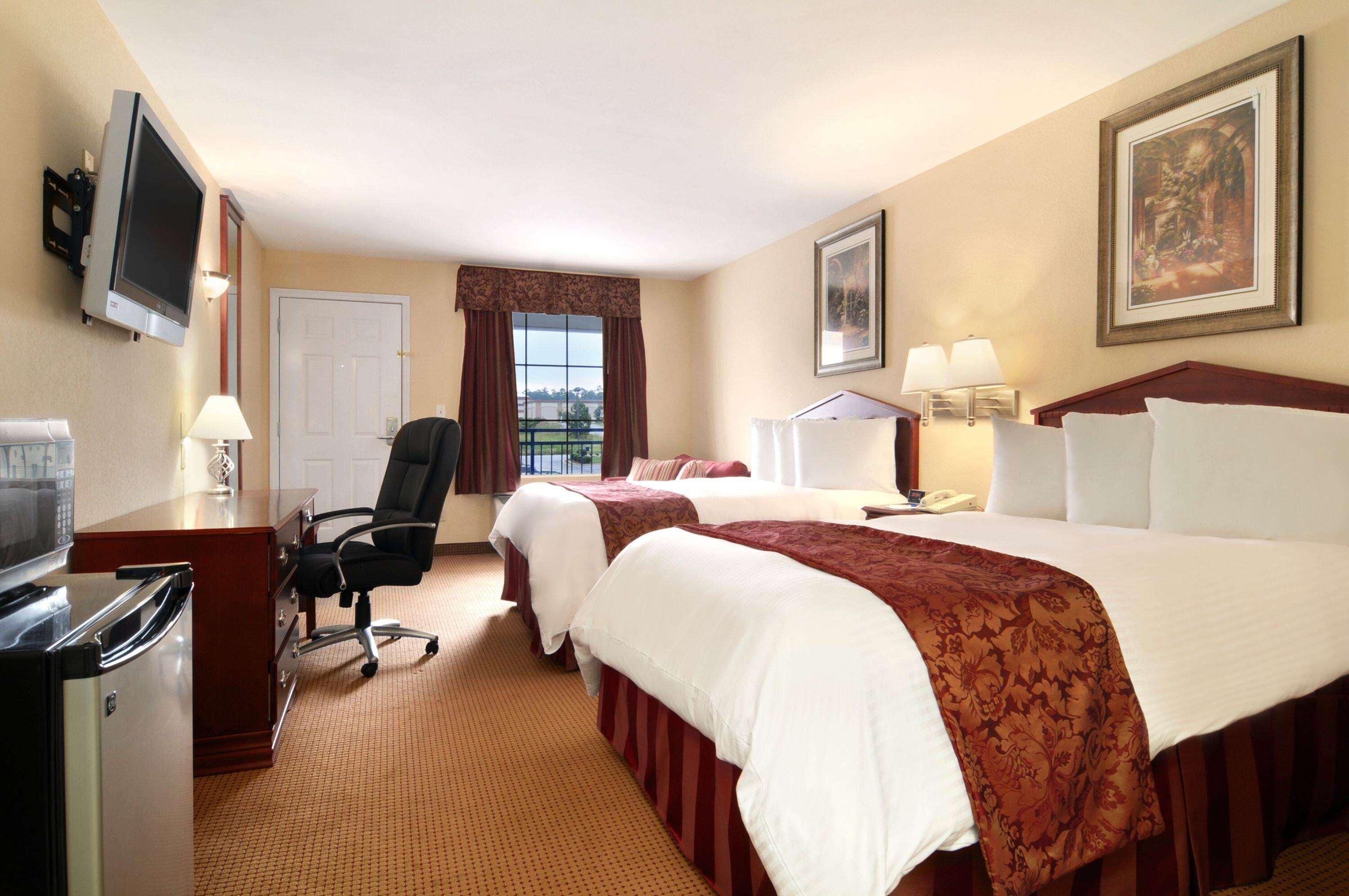 Suite Two Queen Beds Non Smoking