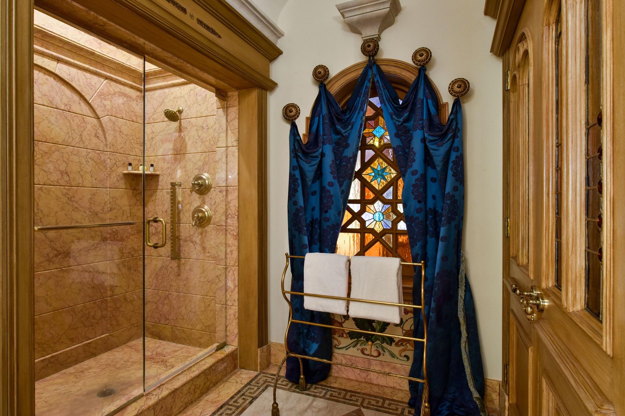 Suite Premier City View