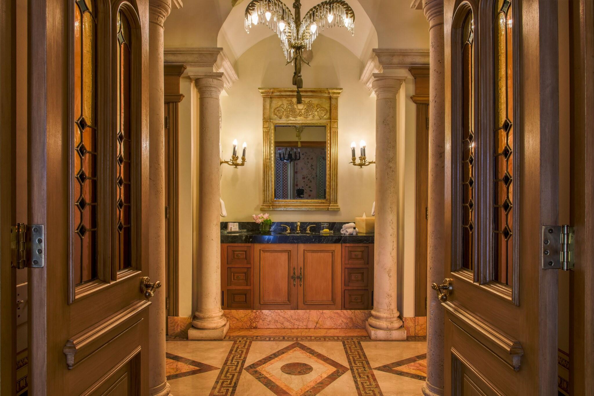 Suite Premier City View