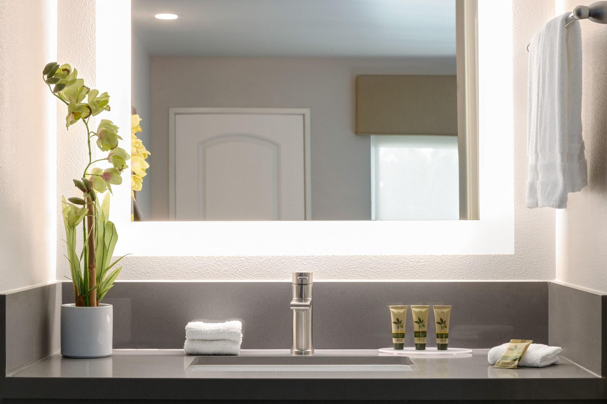 Double Deluxe King Bed