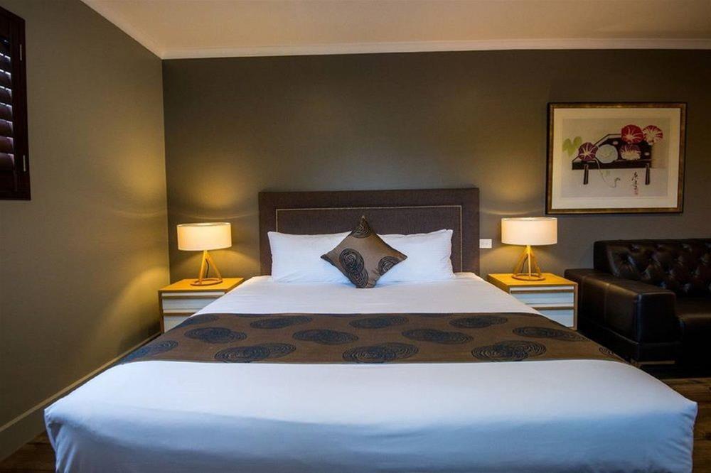 Double Premium Queen Bed