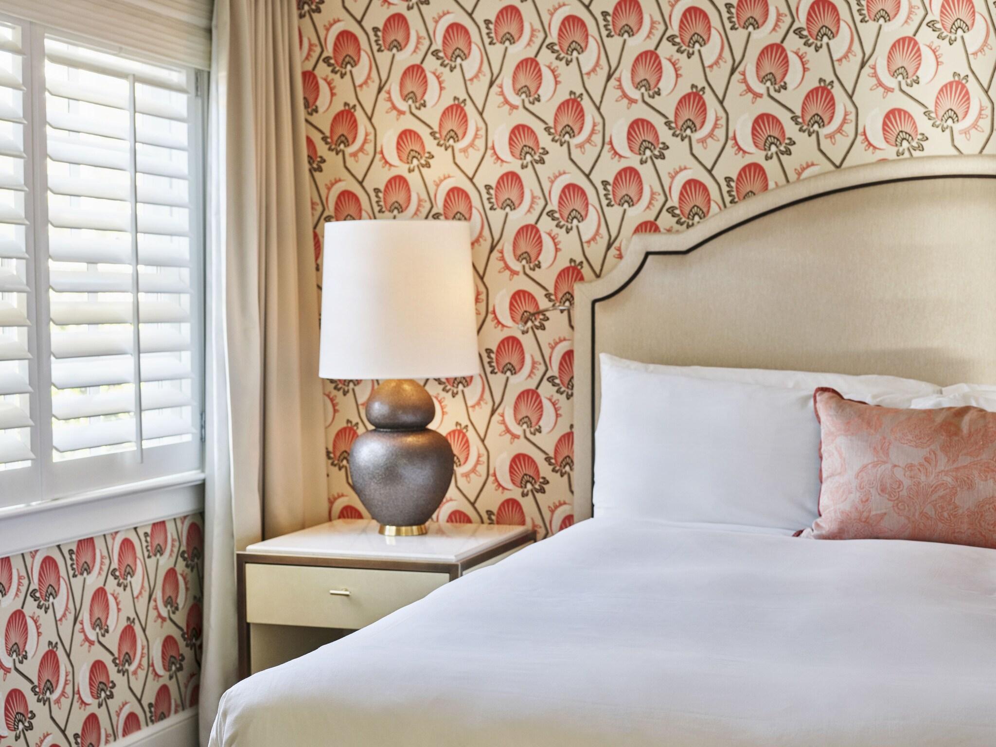 Bungalow King Size Bed