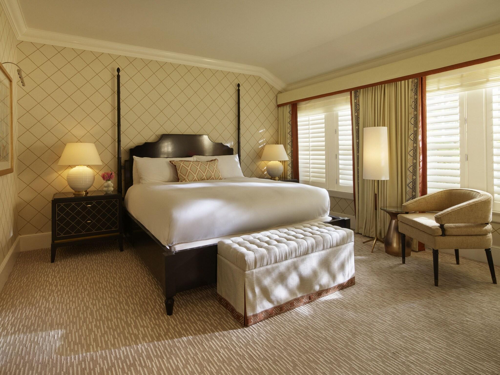 Bungalow King Size Bed