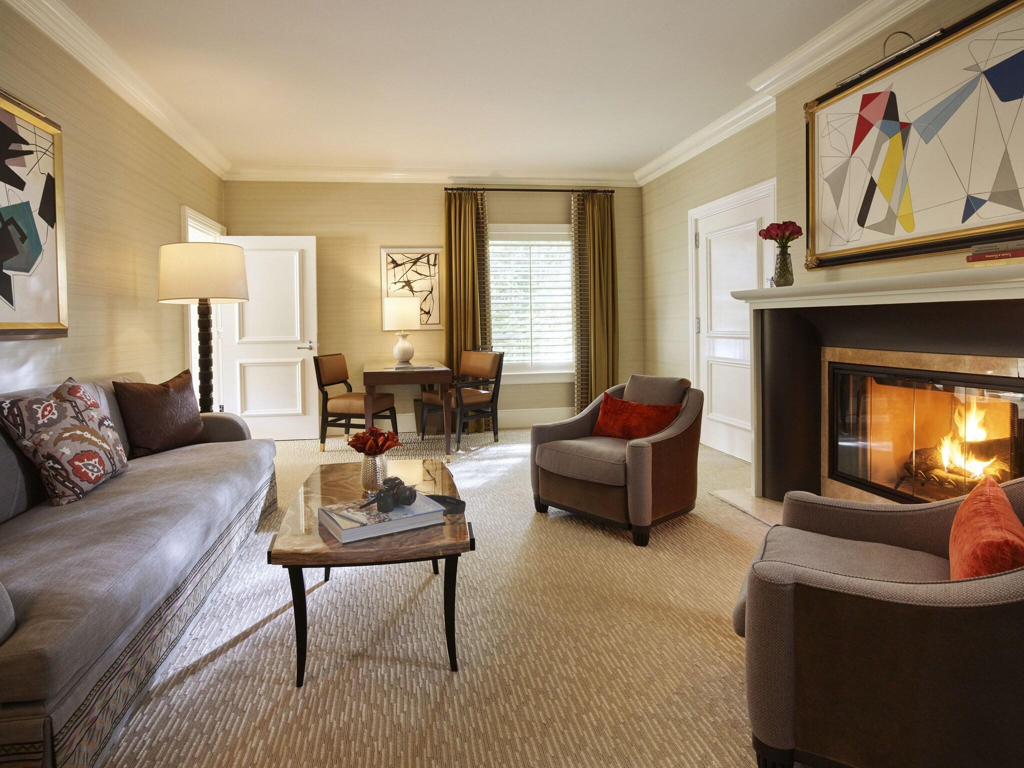 Bungalow King Size Bed