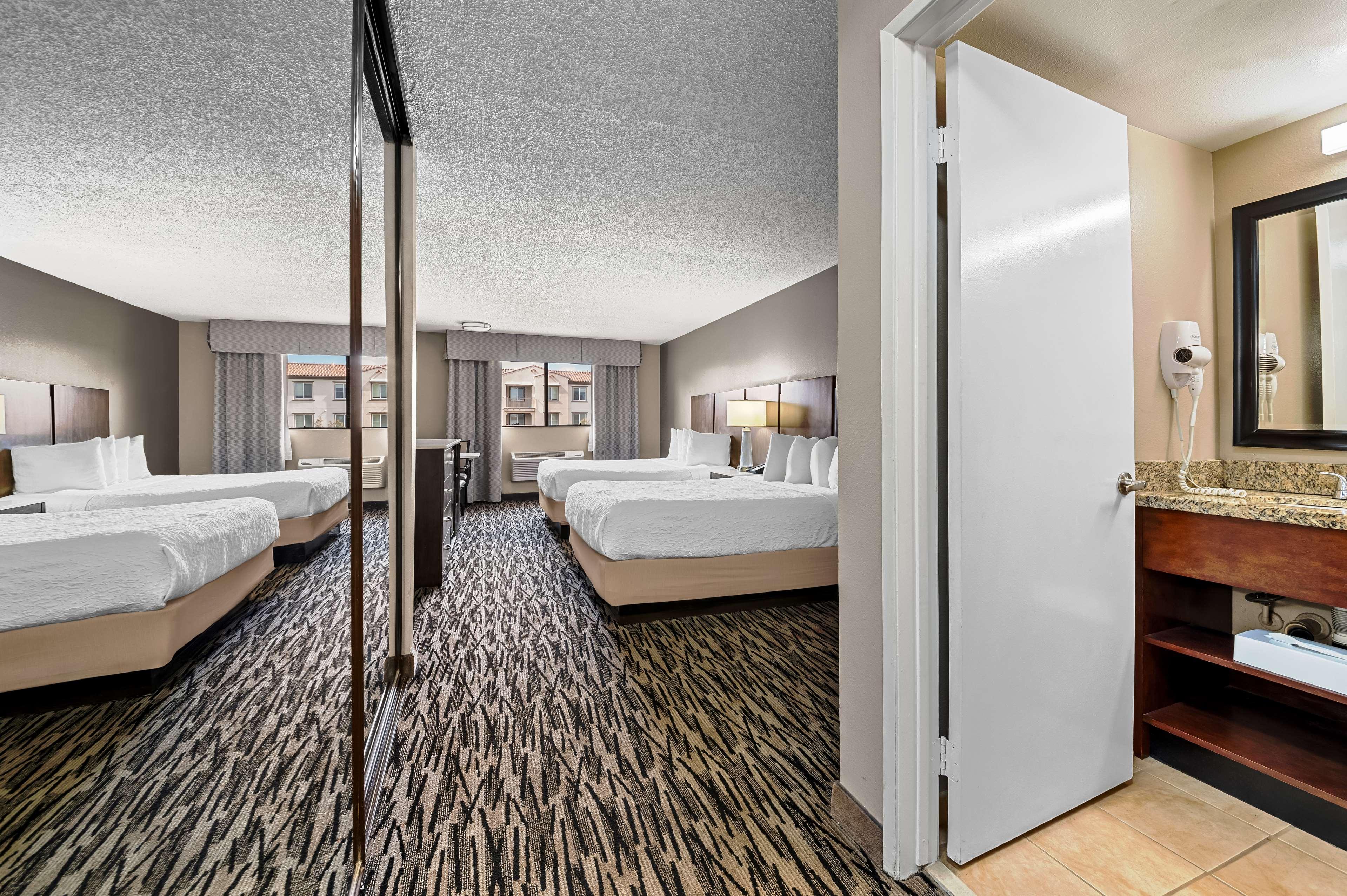 Suite Two Queen Beds