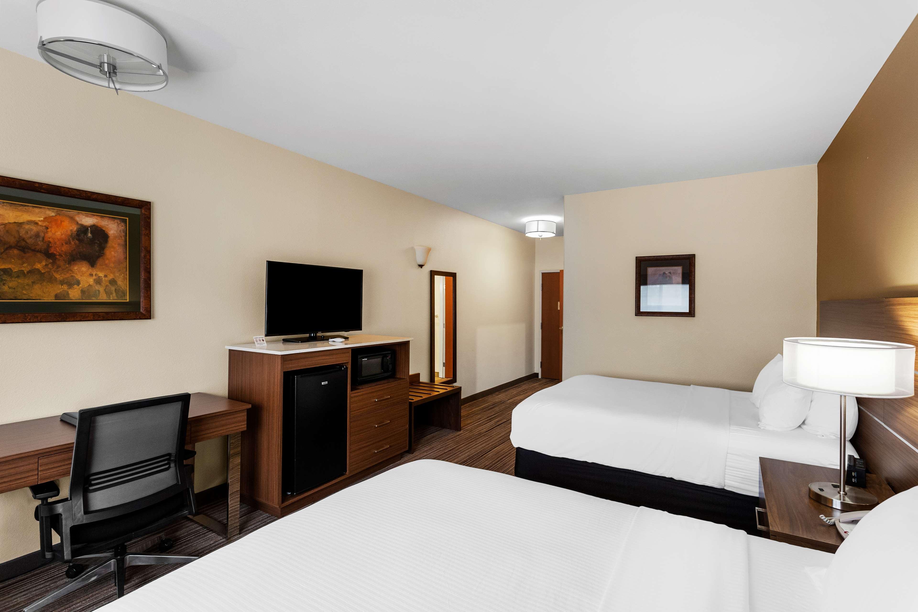 Quadruple Two Queen Beds