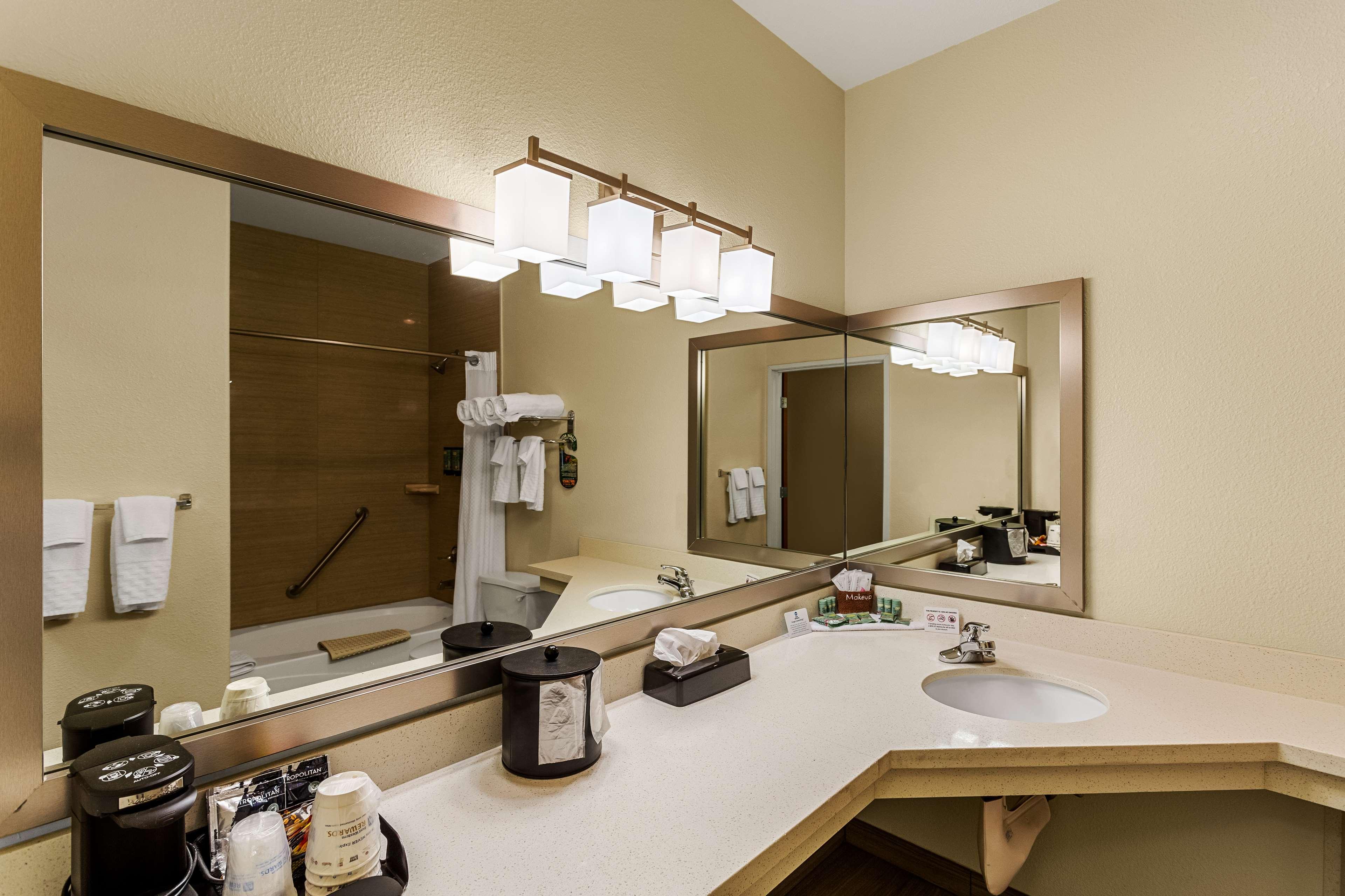 Quadruple Non Smoking