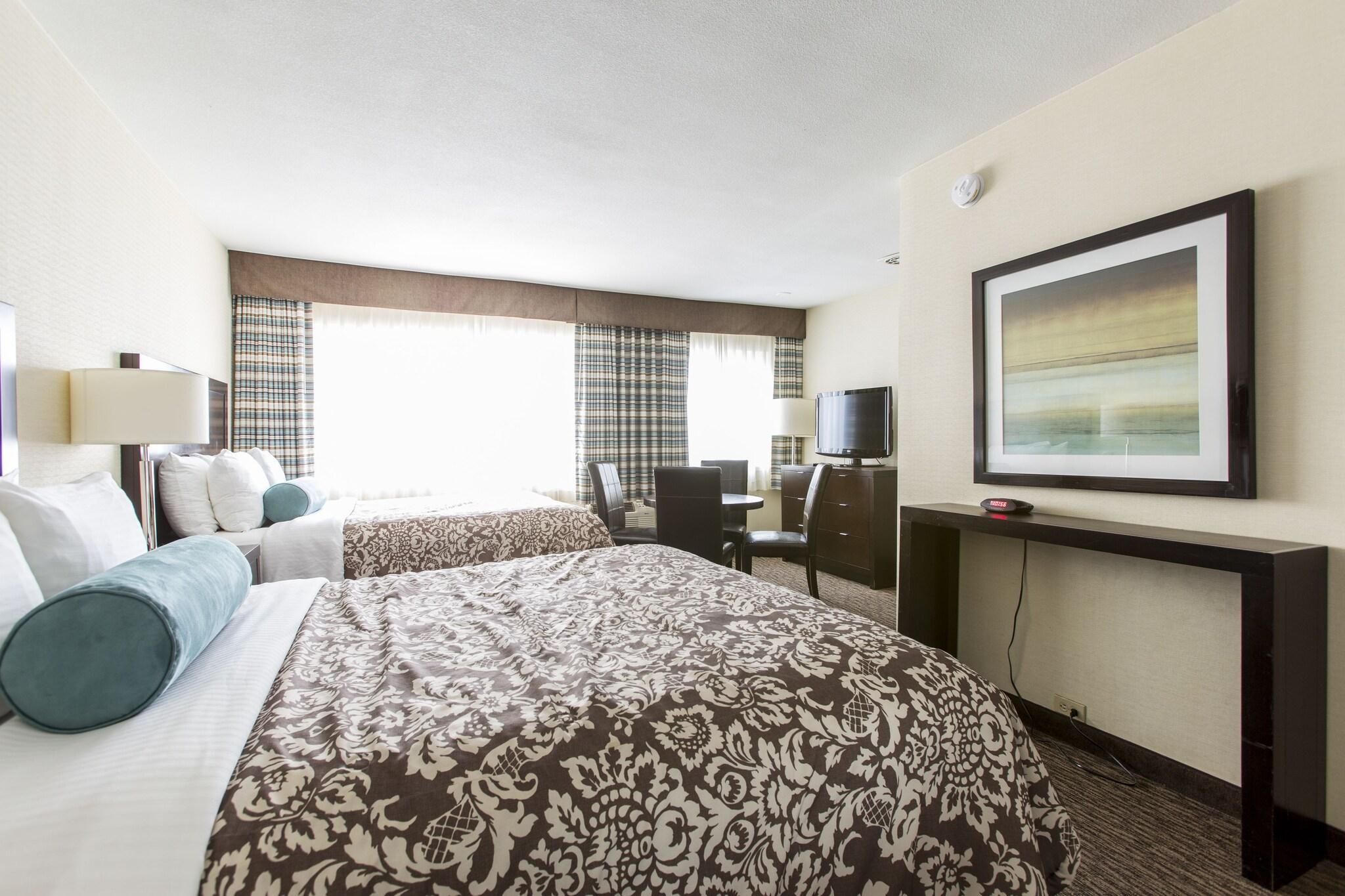 Quadruple Two Queen Beds