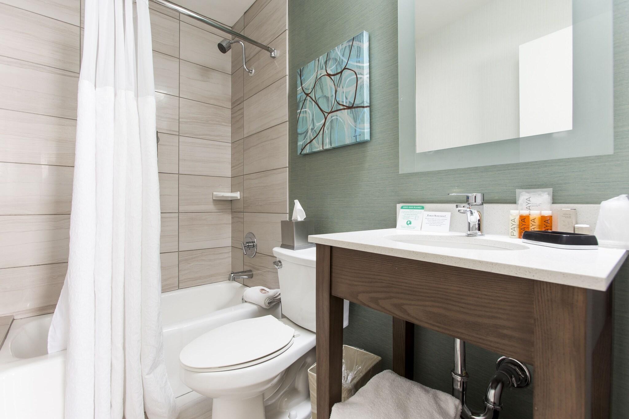 Suite Queen Size Bed