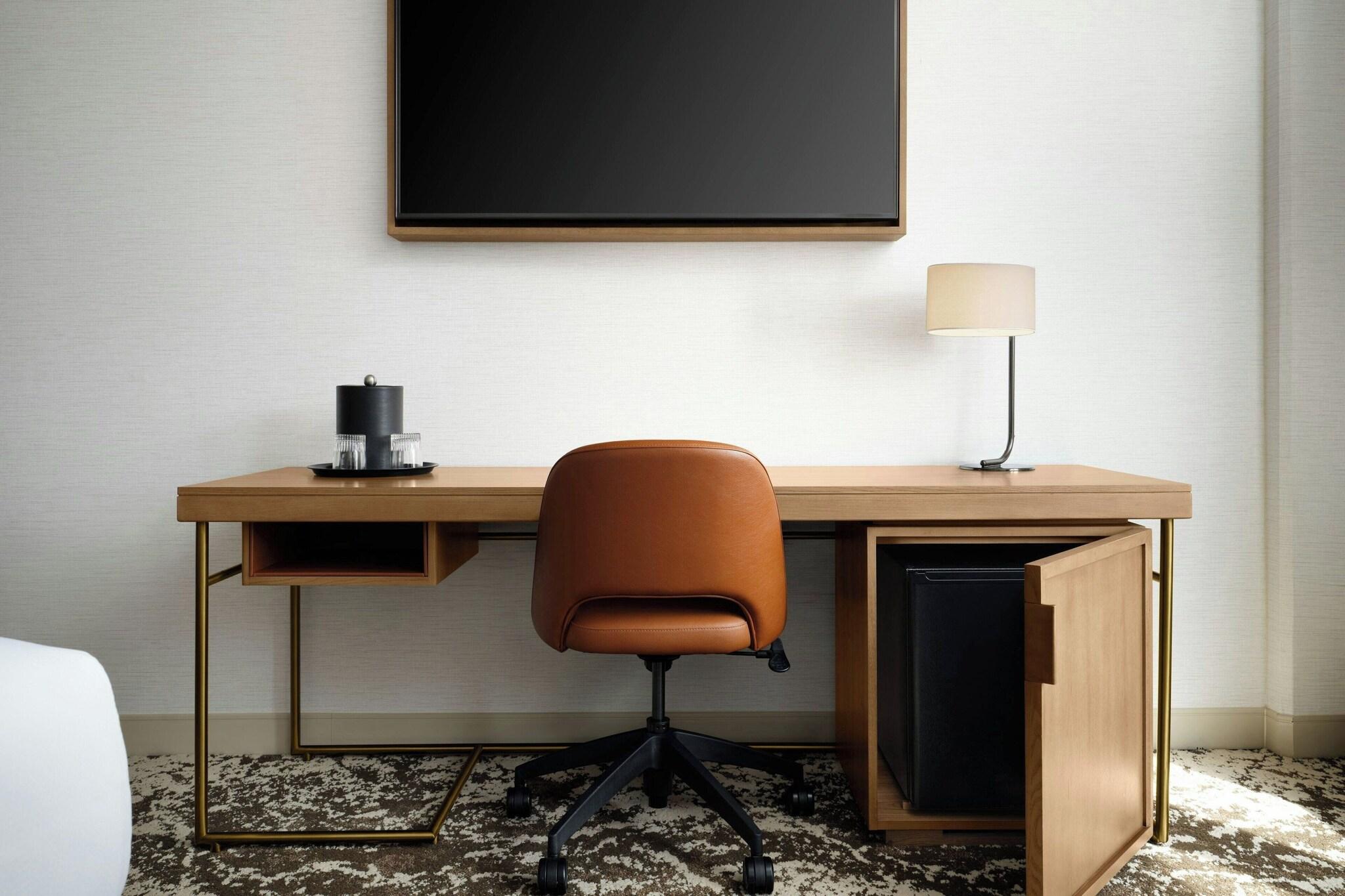 Double Deluxe Pool View