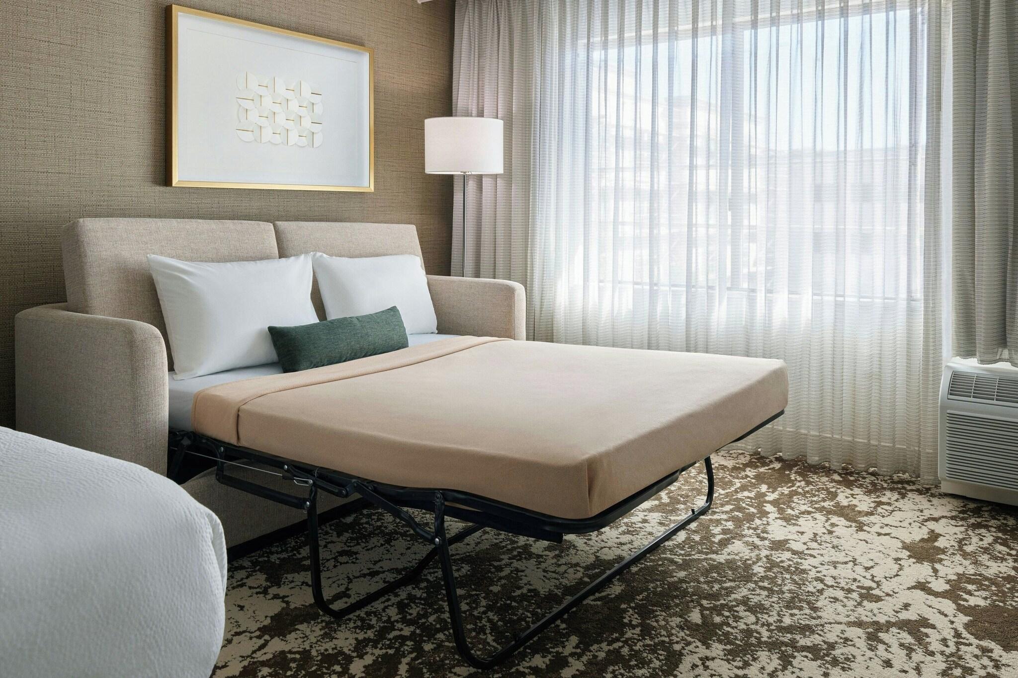 Double Deluxe King Bed