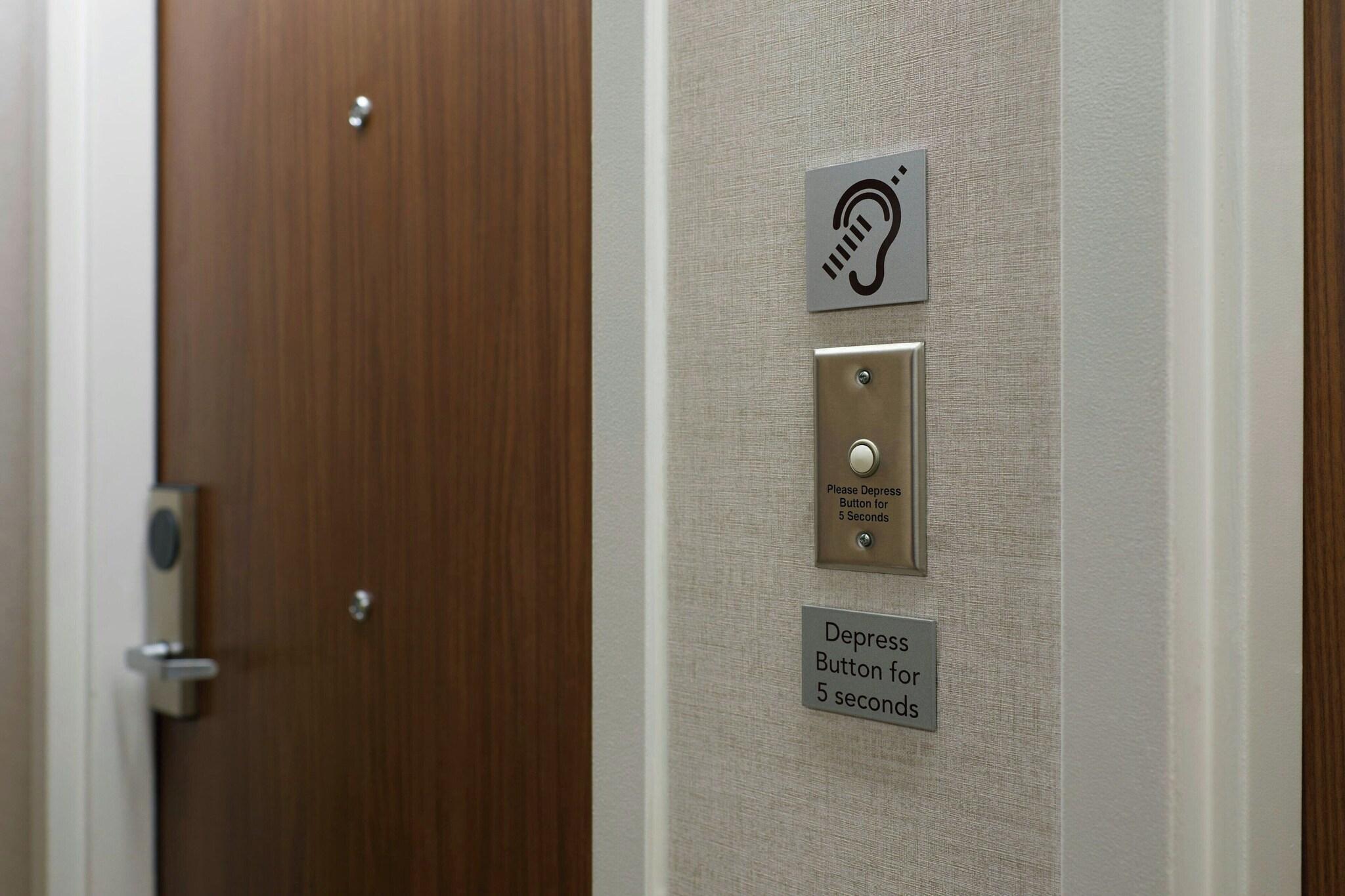 Double Deluxe King Bed