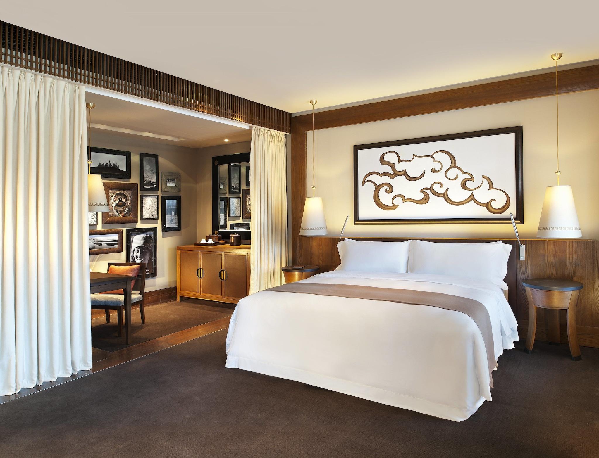 Double Deluxe King Bed