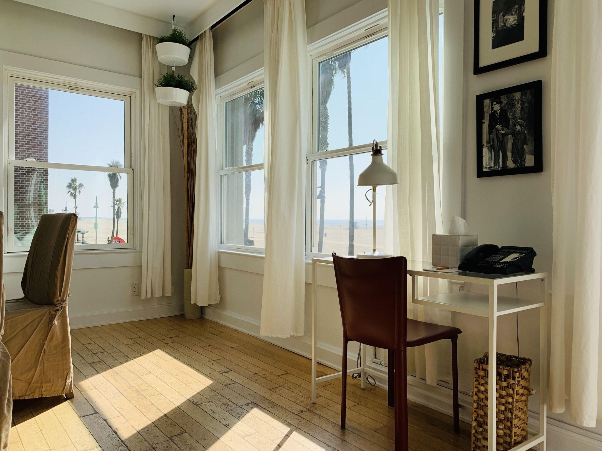 Suite Queen Size Bed