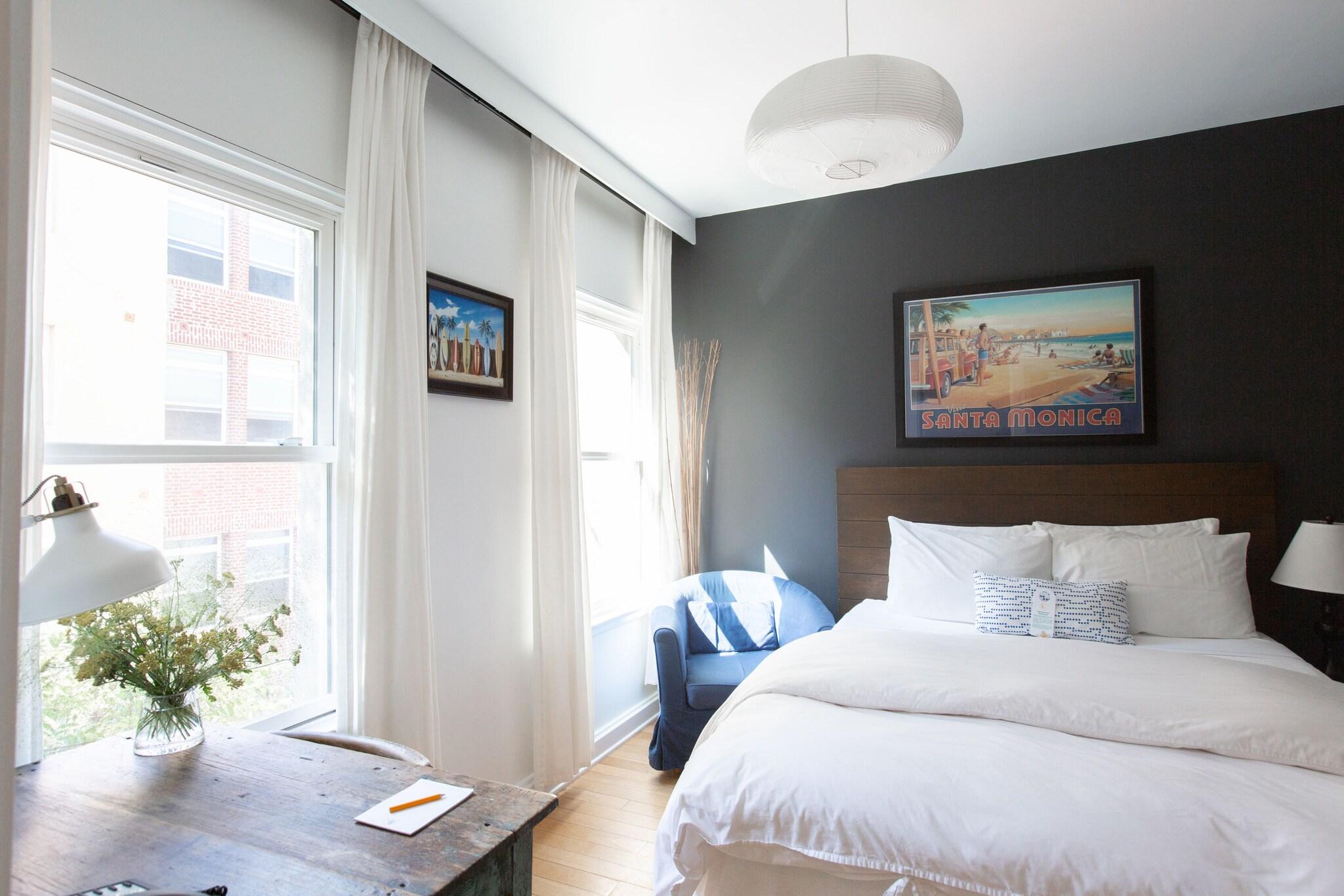 Studio Queen Size Bed