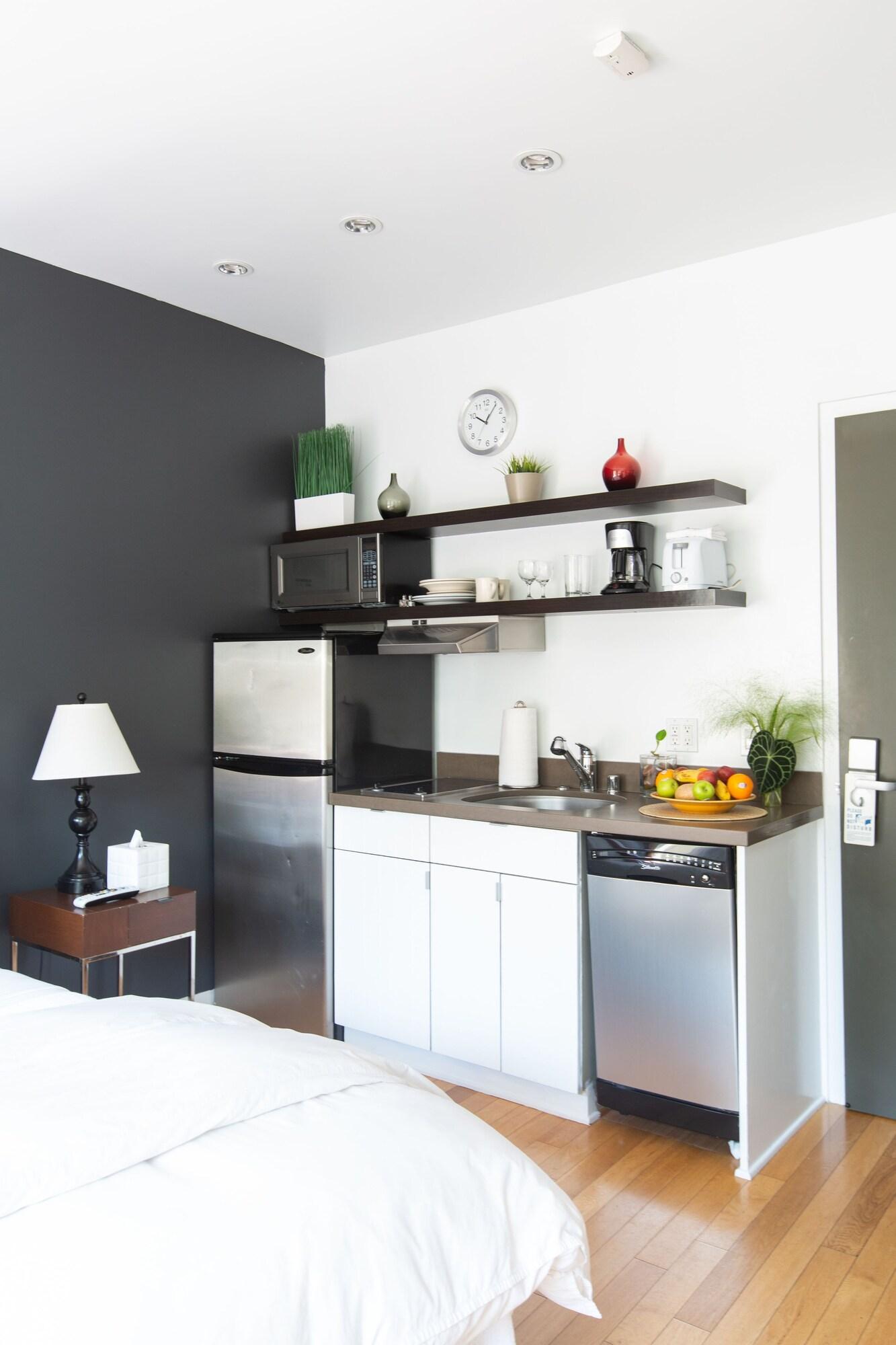 Studio Queen Size Bed