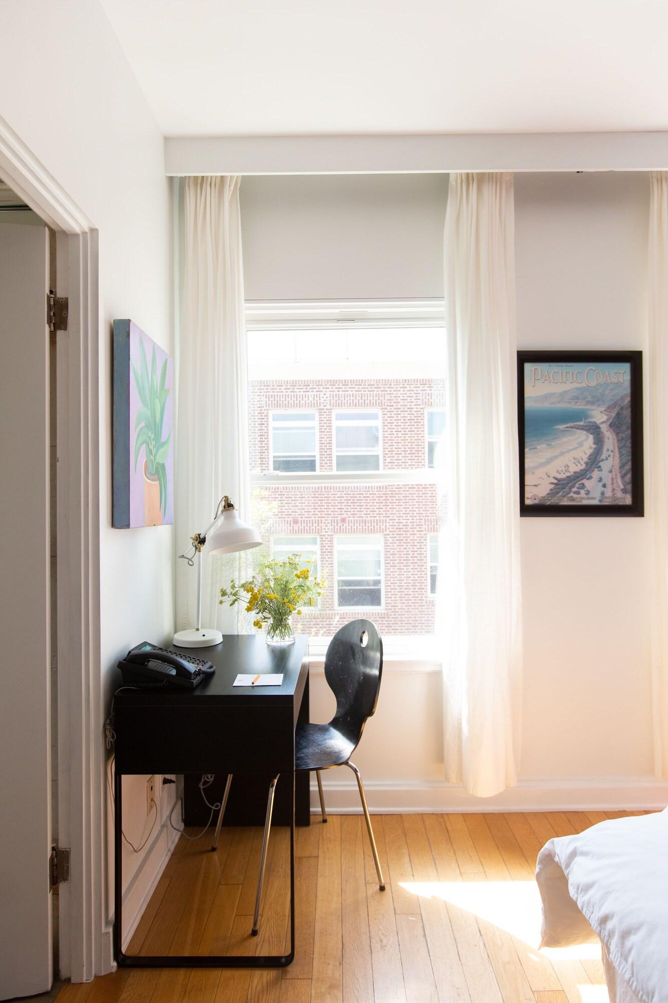 Studio Queen Size Bed