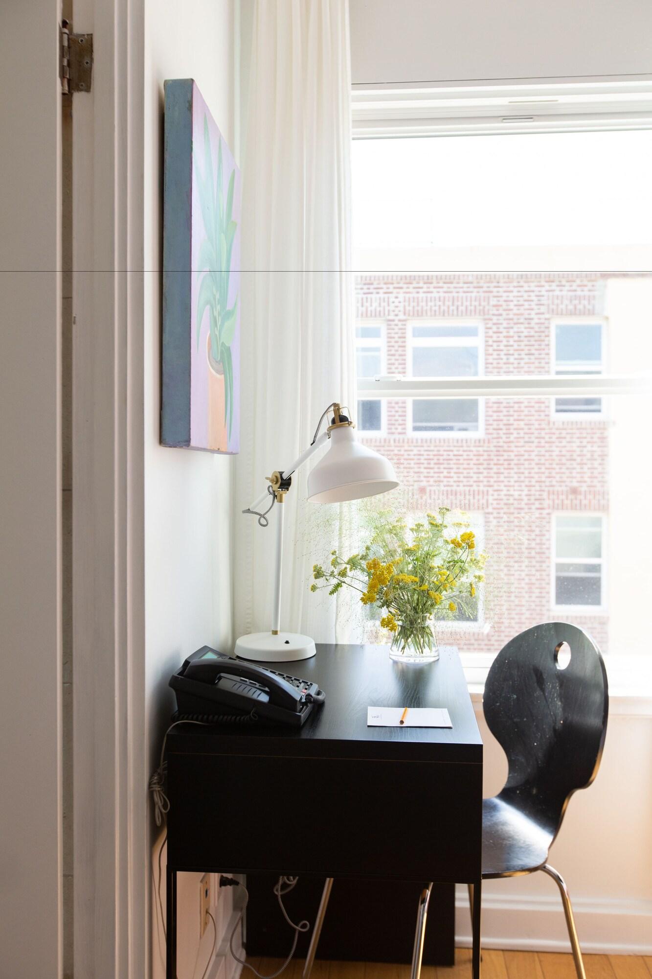 Studio Queen Size Bed