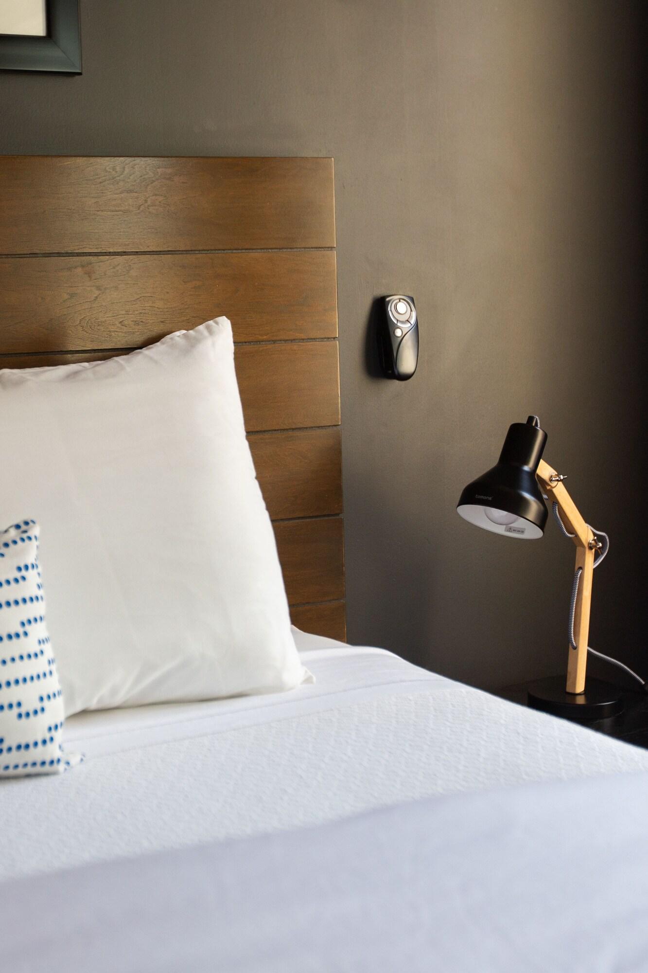 Suite Queen Size Bed