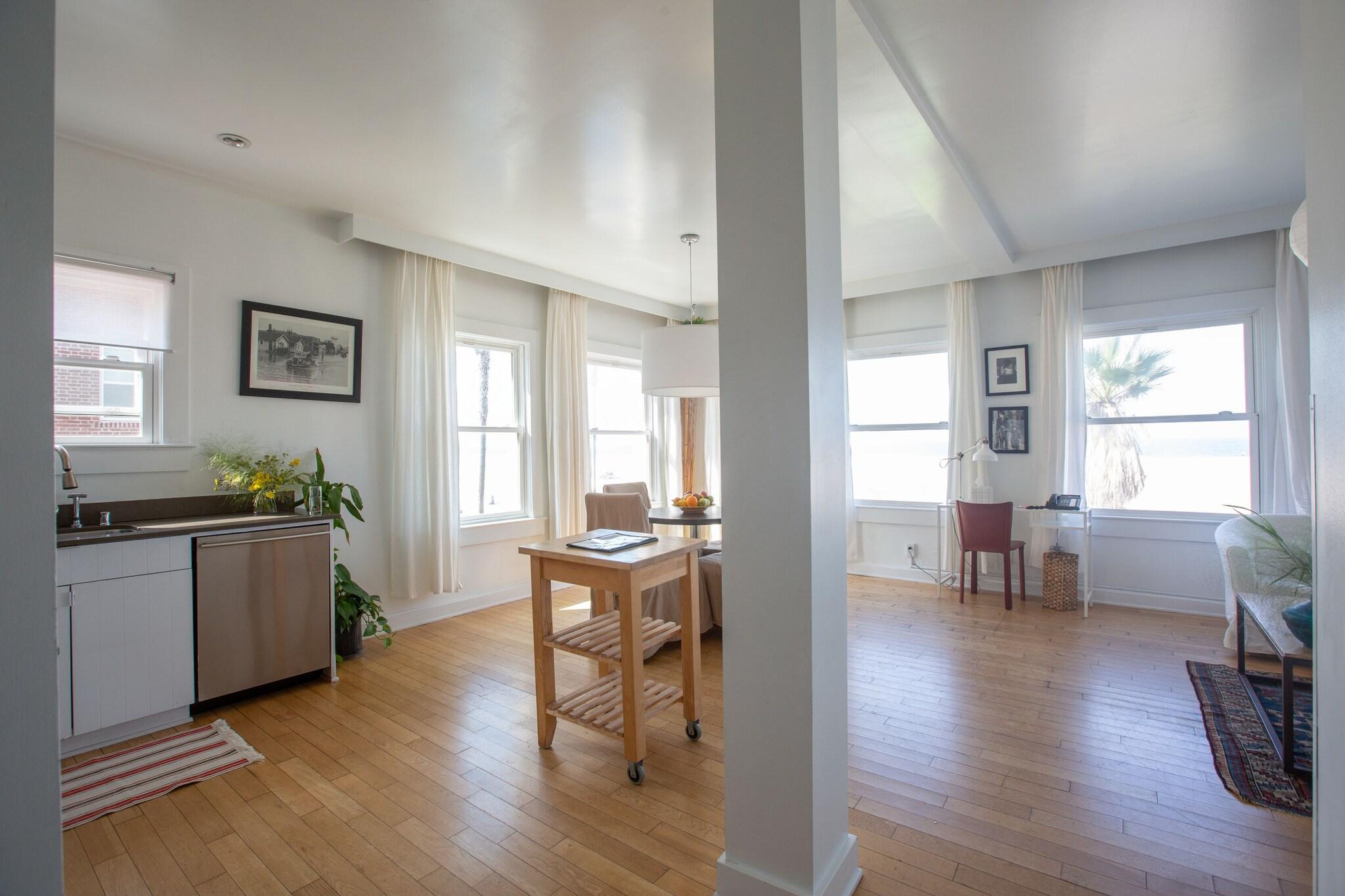 Suite Queen Size Bed