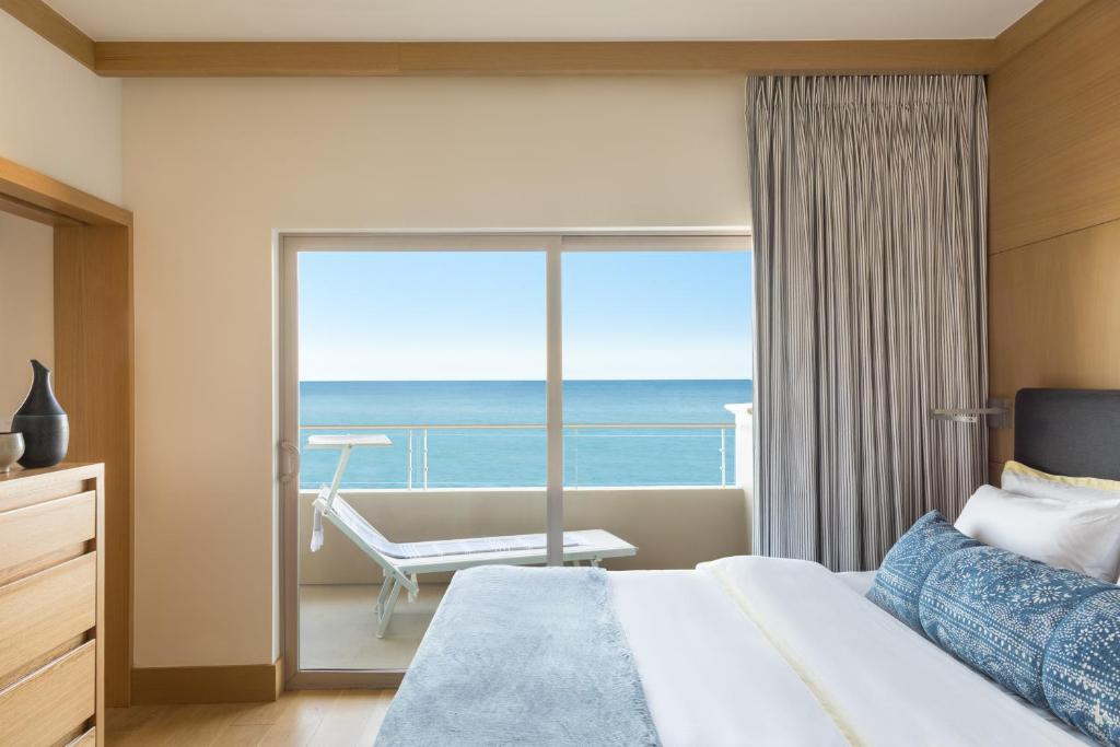 Junior Suite Ocean Front with Balcony