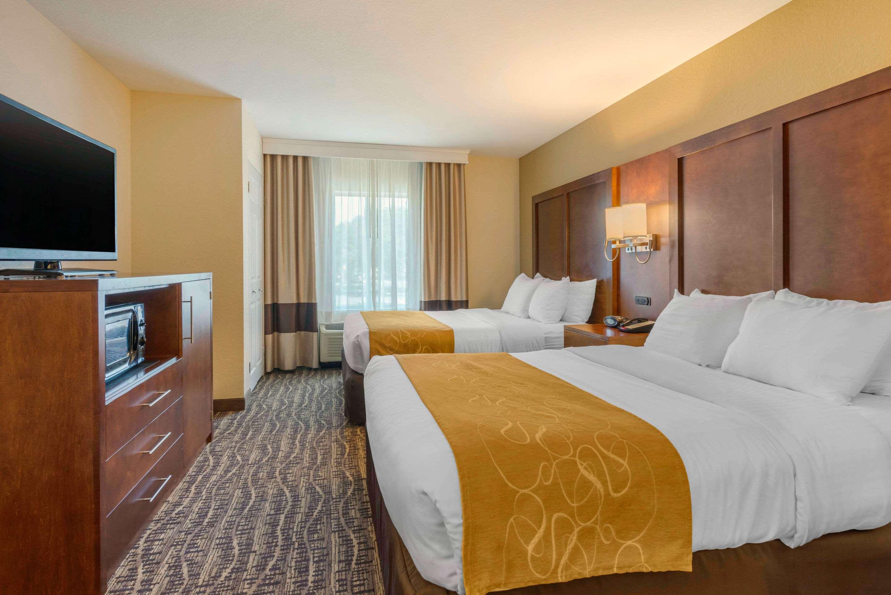 Suite Two Queen Beds Non Smoking