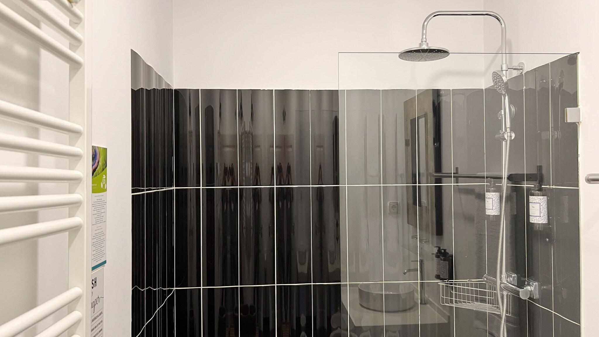 Double Queen Size Bed